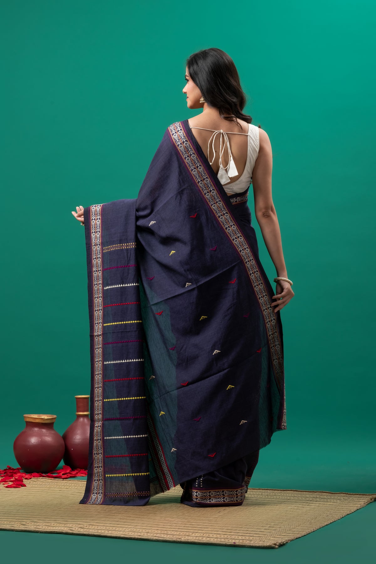 Greyish Blue Pure Cotton Handwoven Begumpuri Pacha Pere Saree