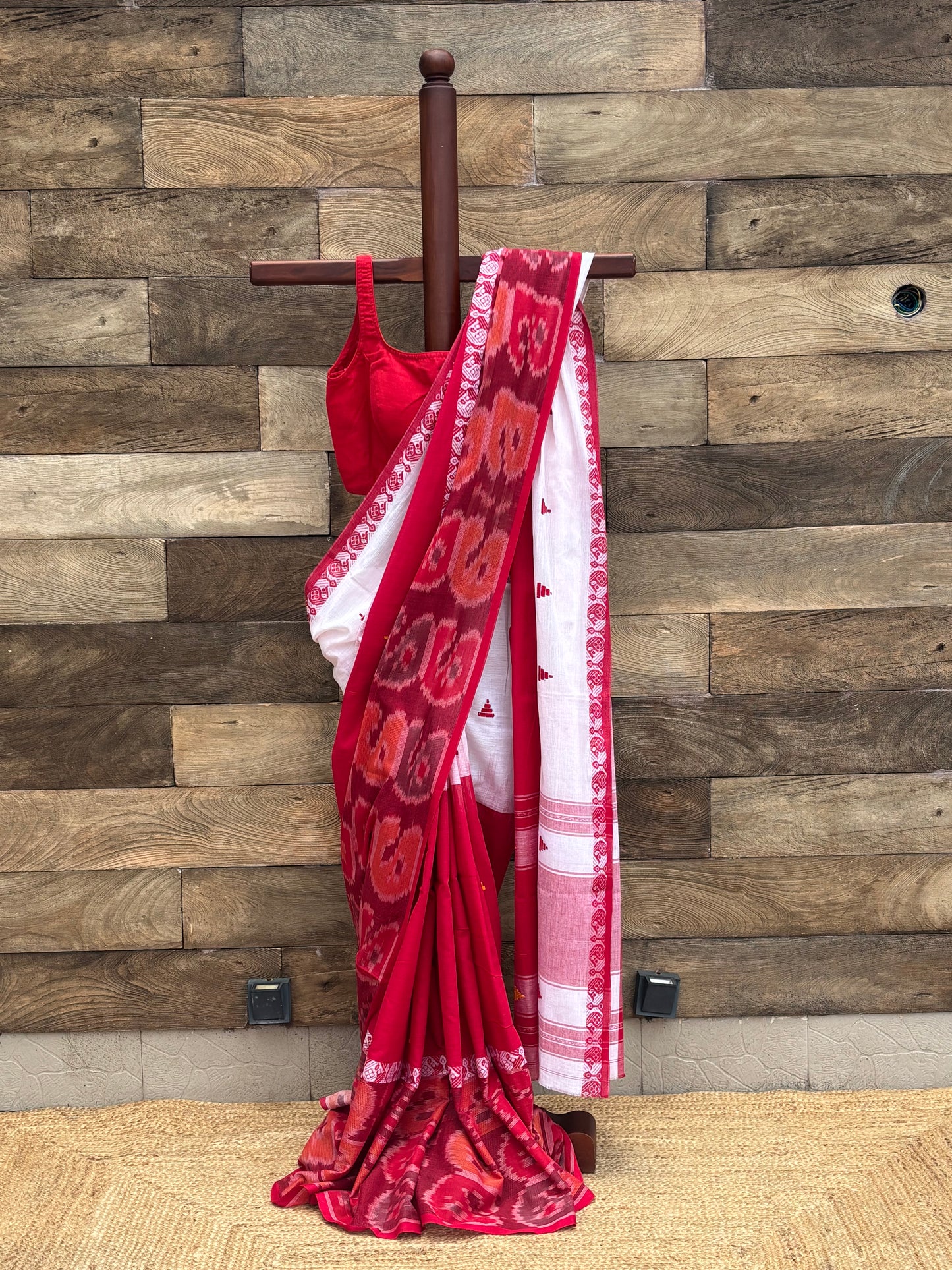 Lal sada Pure Cotton Dhonekhali saree