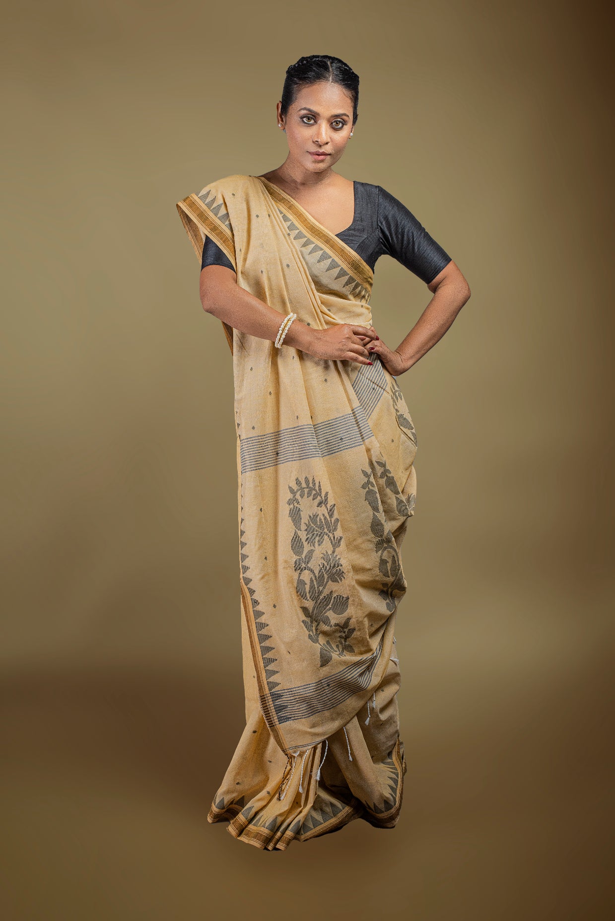 Beige Cotton Jamdani Saree