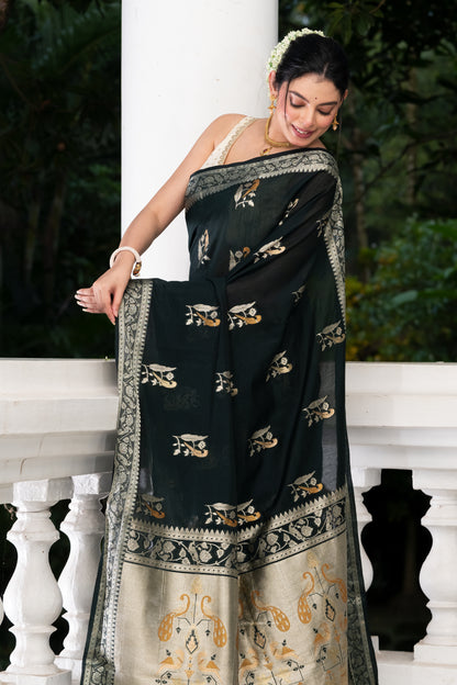 Pakhna  Fancy Crape Banarasi Saree – A Perfect Blend of Tradition and Elegance
