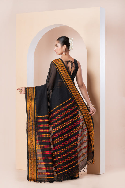Pakhna black and yellow Begumpuri saree