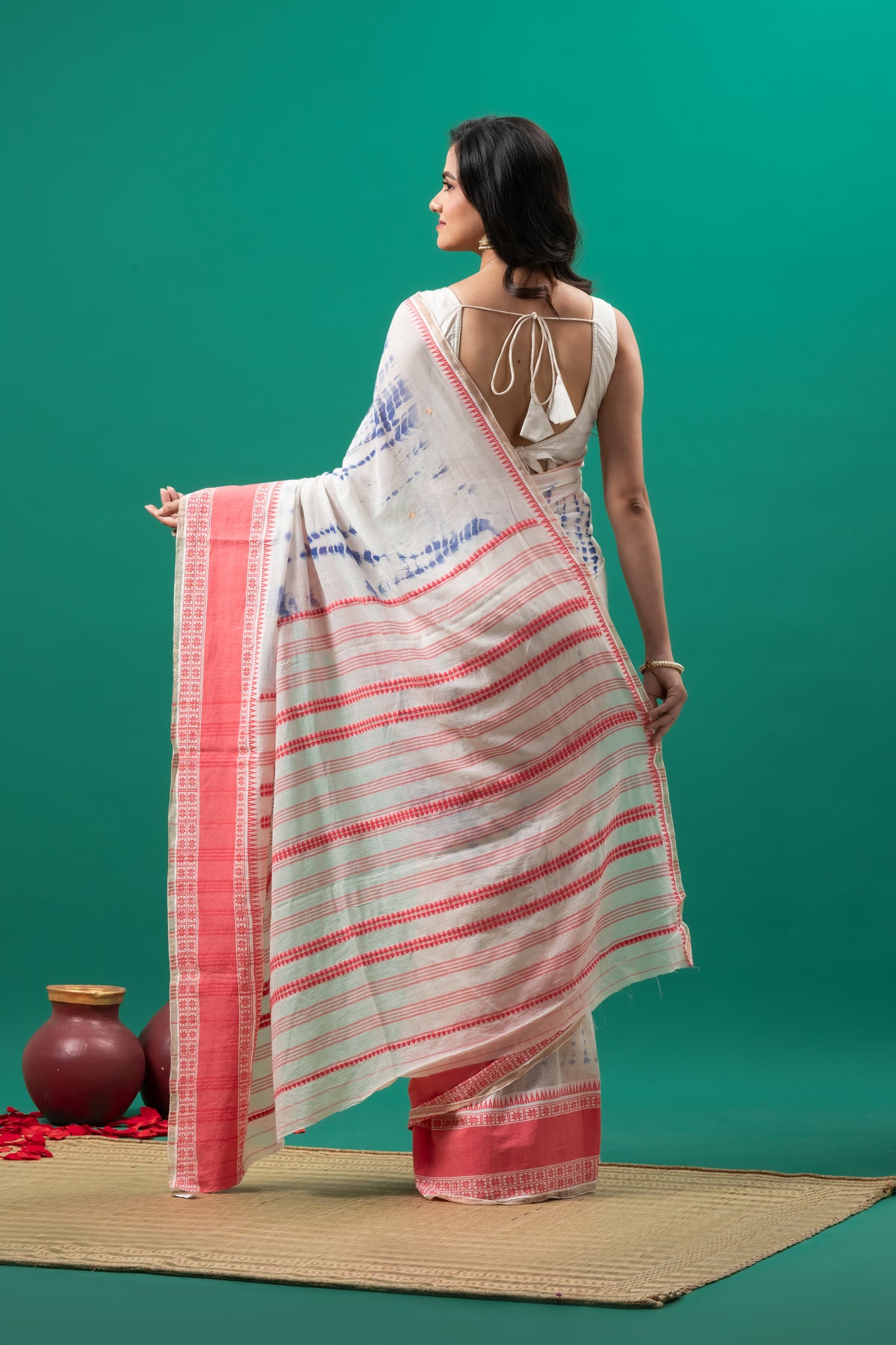 OFF WHITE & PEACH BOARDER PURE COTTON BENGUMPURI SHIBHORI SAREE
