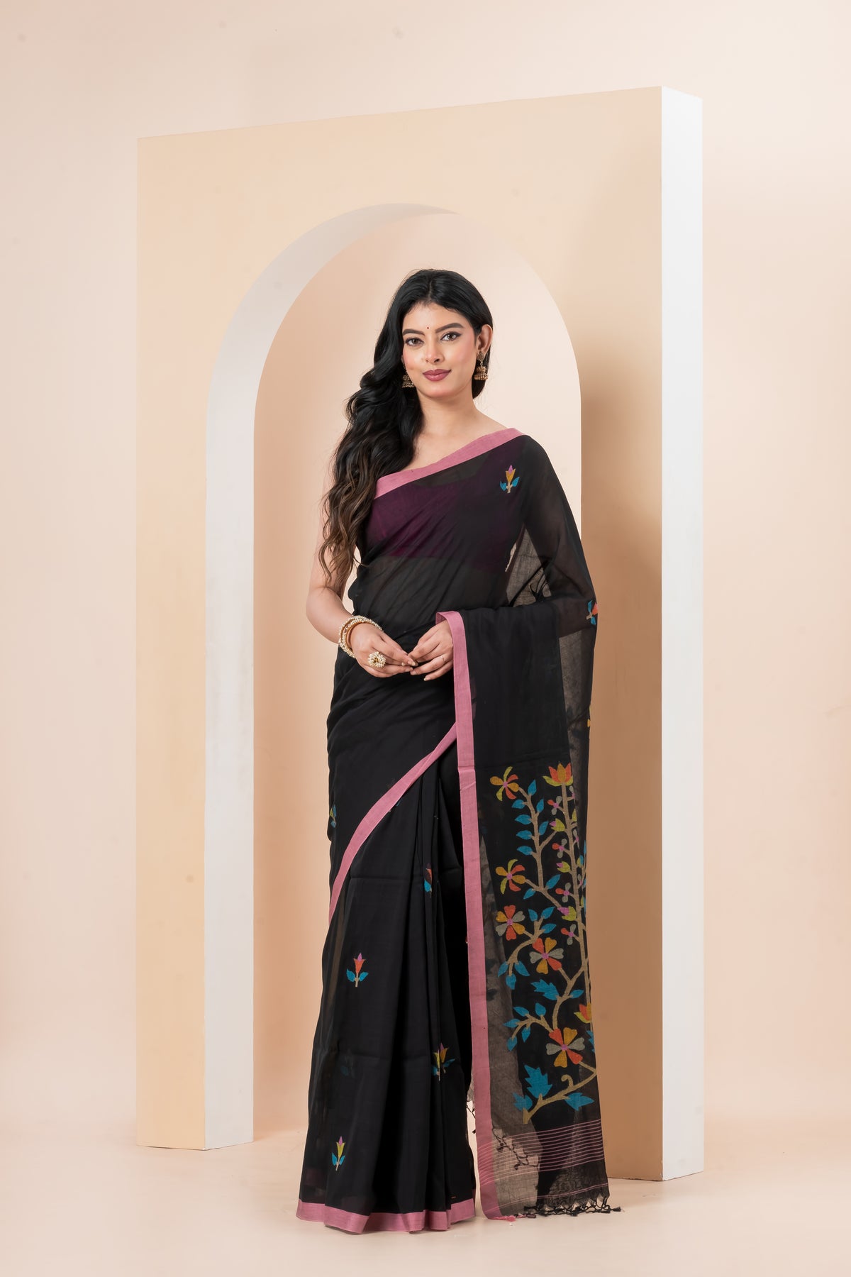 Handwoven Needle  work  Jamdani Saree