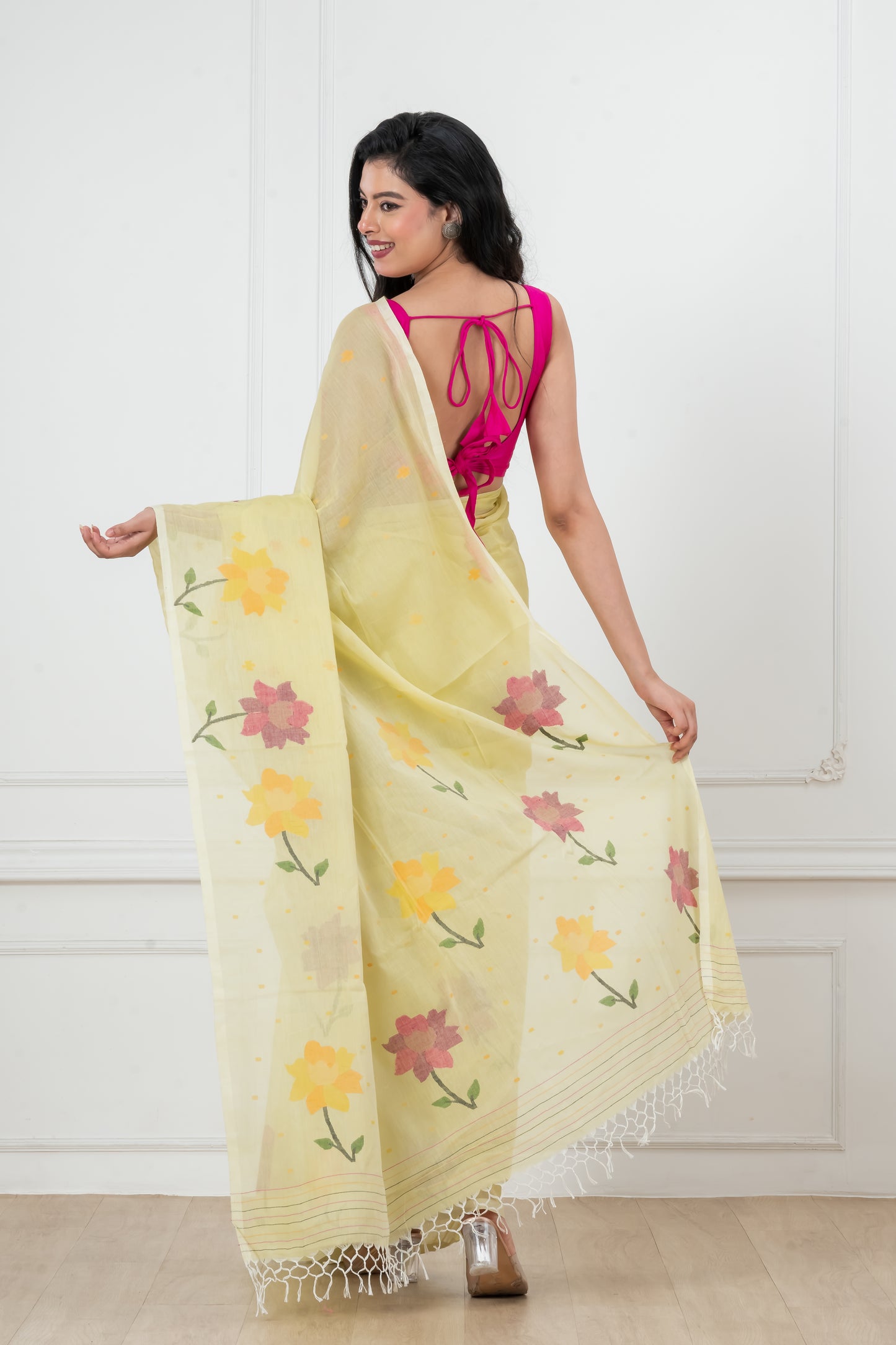 Light Yellow Pure Cotton  Handwoven  meddle  work Jamdani Saree