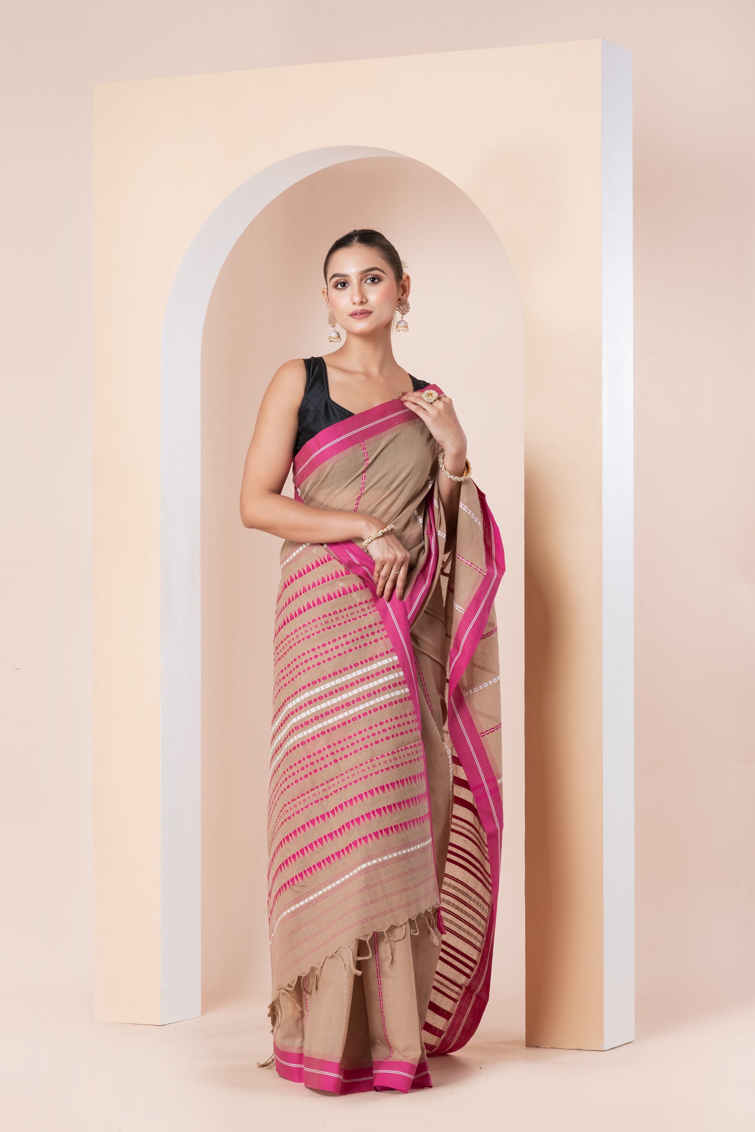 Pakhna Begumpuri saree