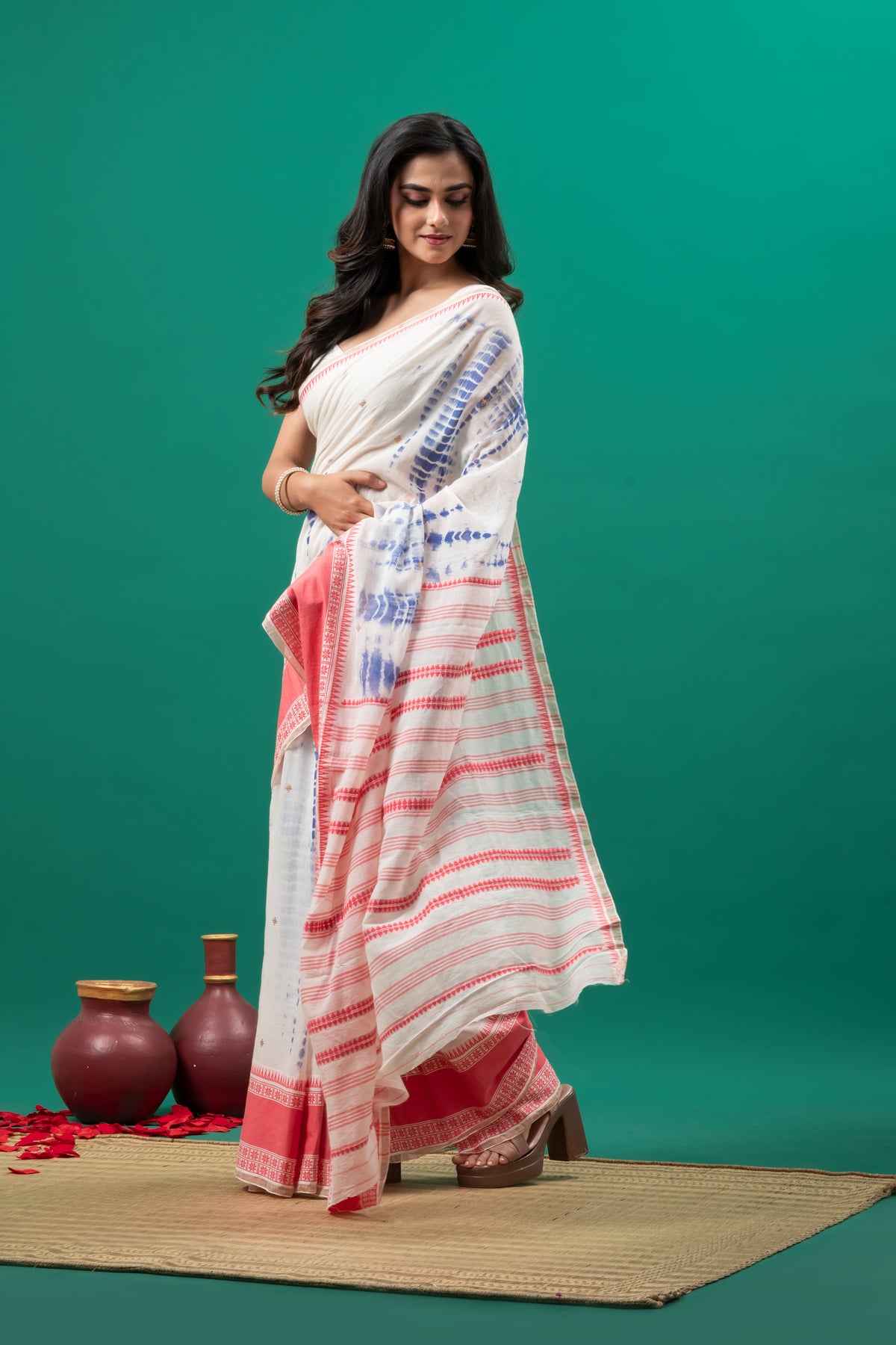 OFF WHITE & PEACH BOARDER PURE COTTON BENGUMPURI SHIBHORI SAREE