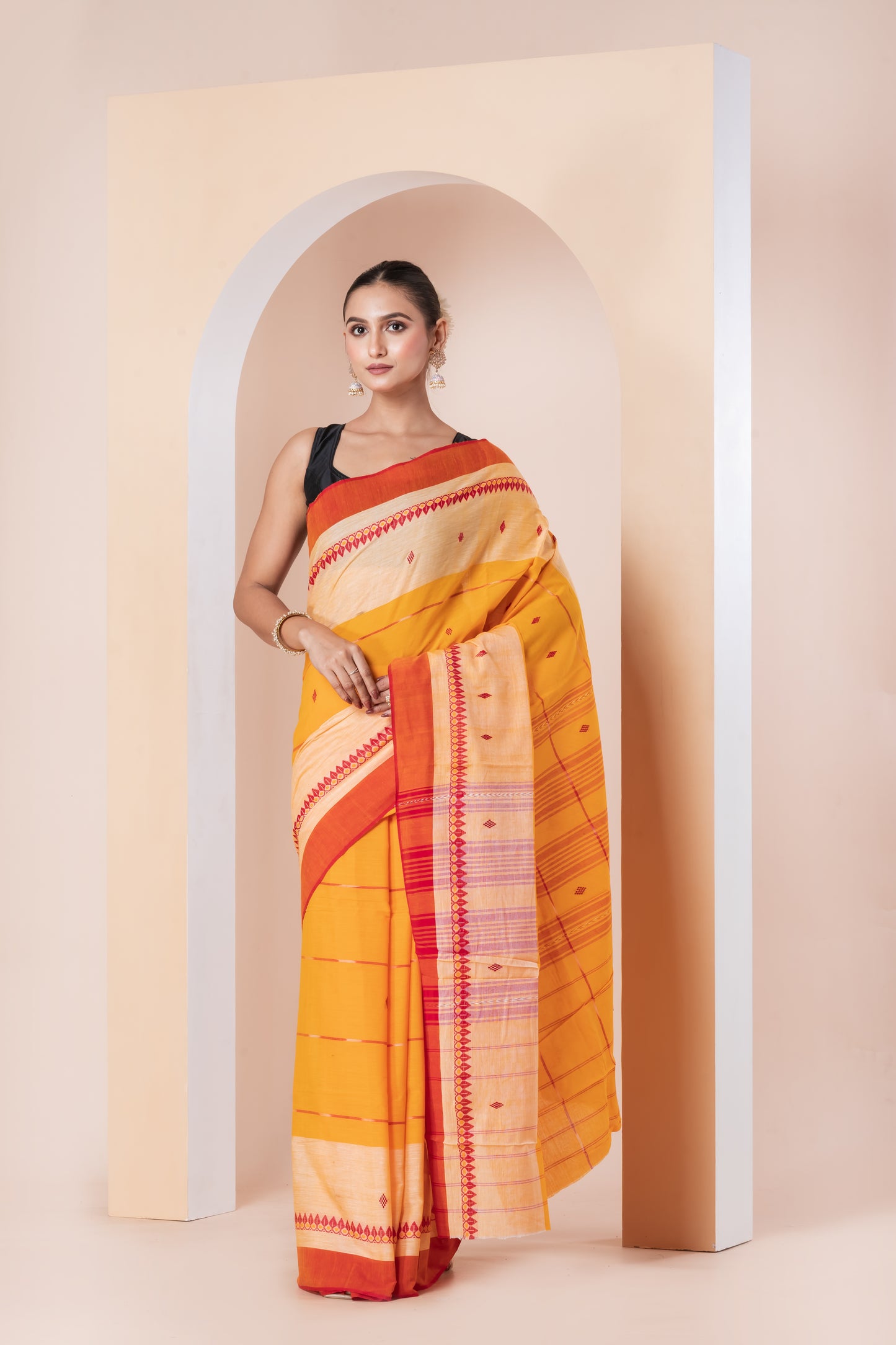 Pakhna Dhonekhali saree