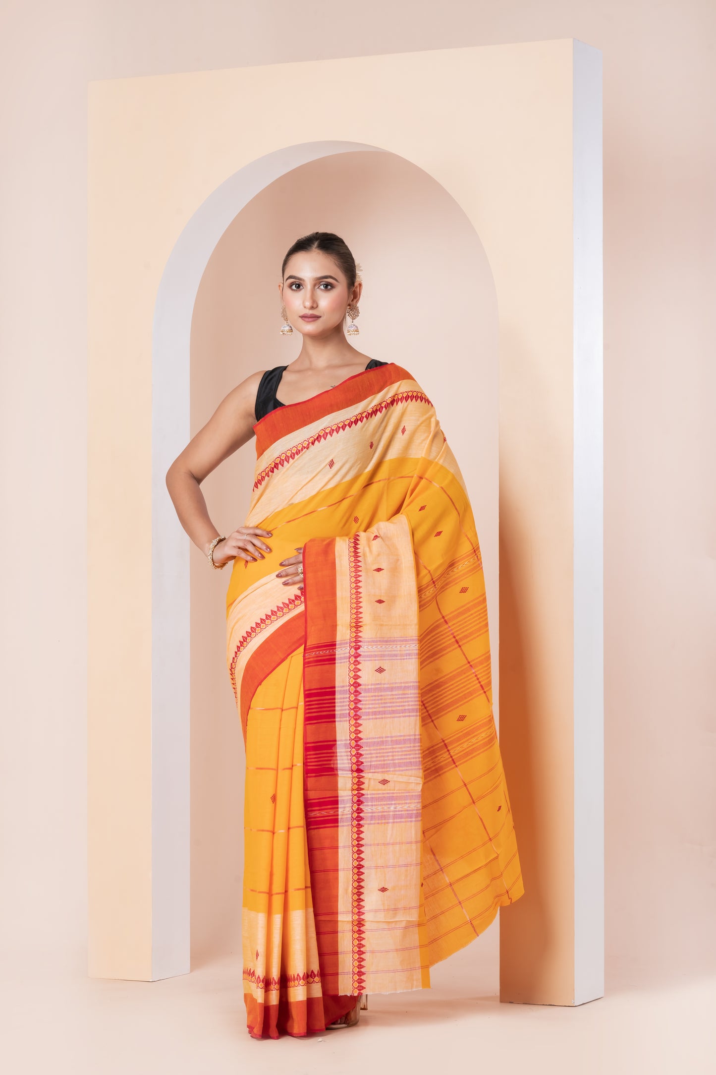 Pakhna Dhonekhali saree