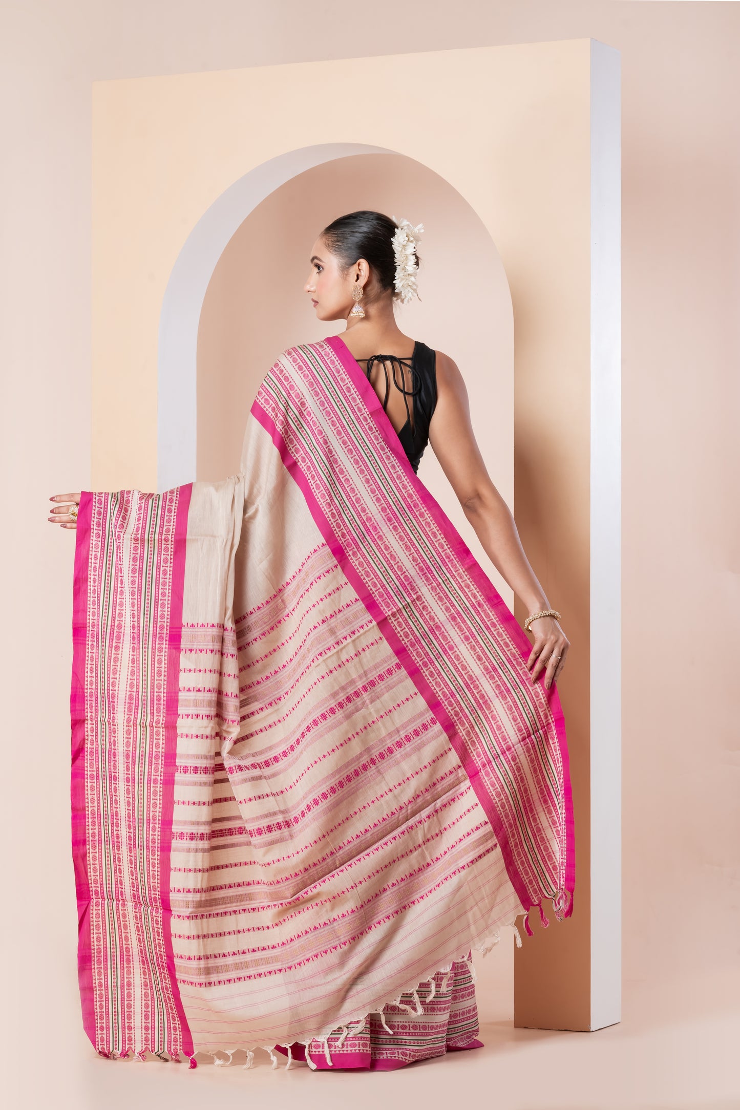 Pakhna Begumpuri saree