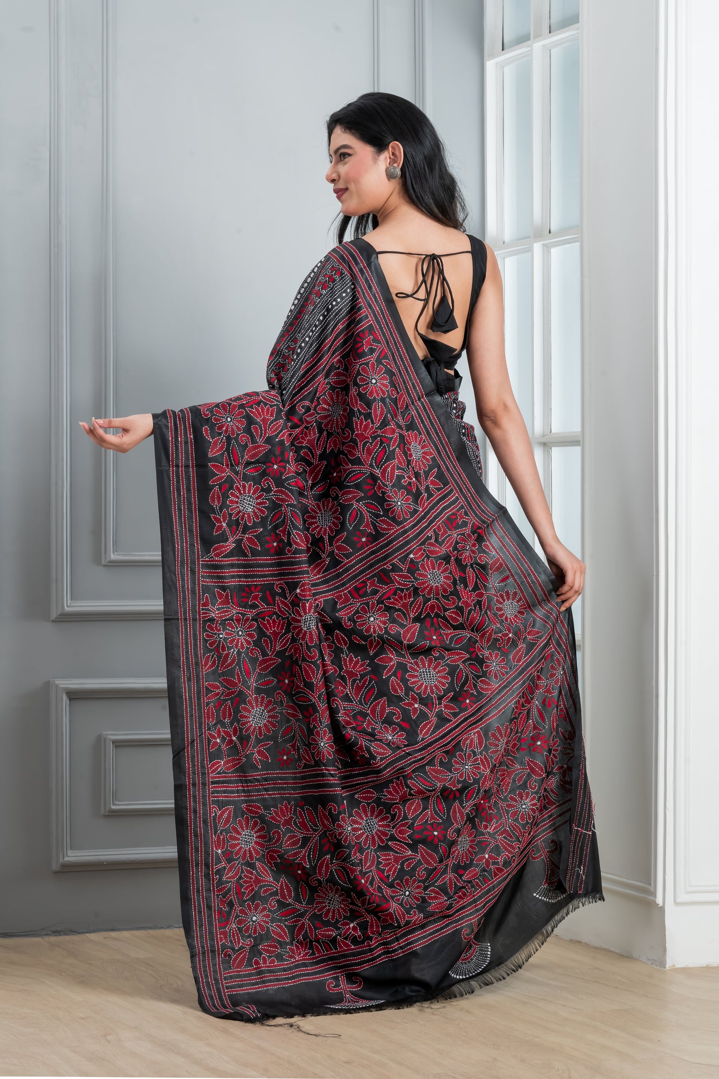Hand Kantha Saree (Black & red )