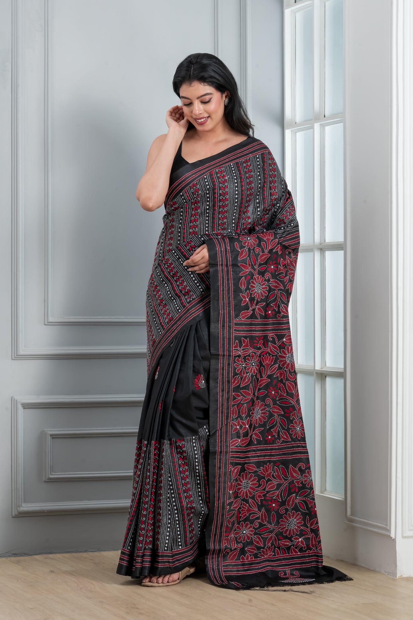 Hand Kantha Saree (Black & red )