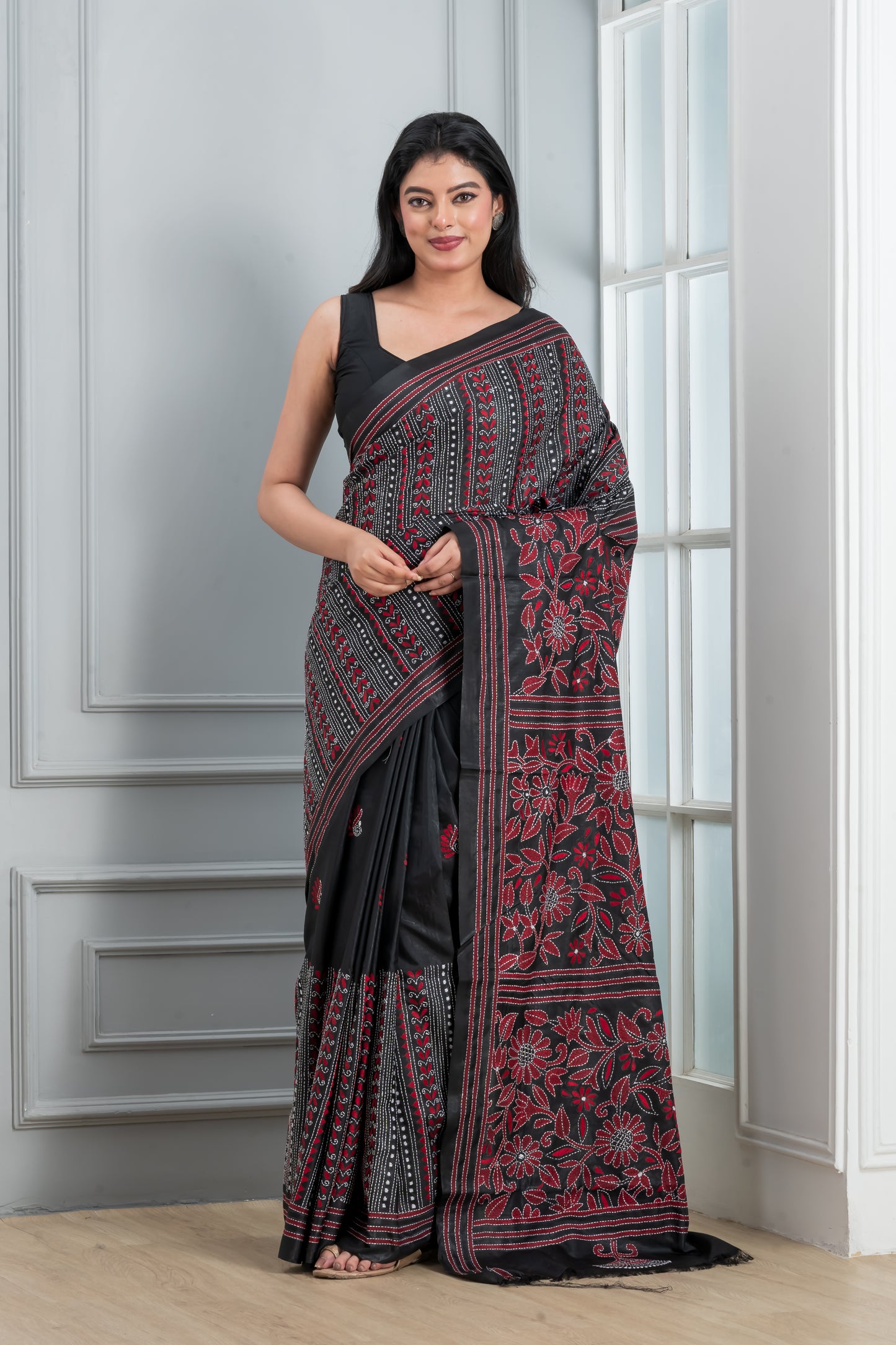 Hand Kantha Saree (Black & red )