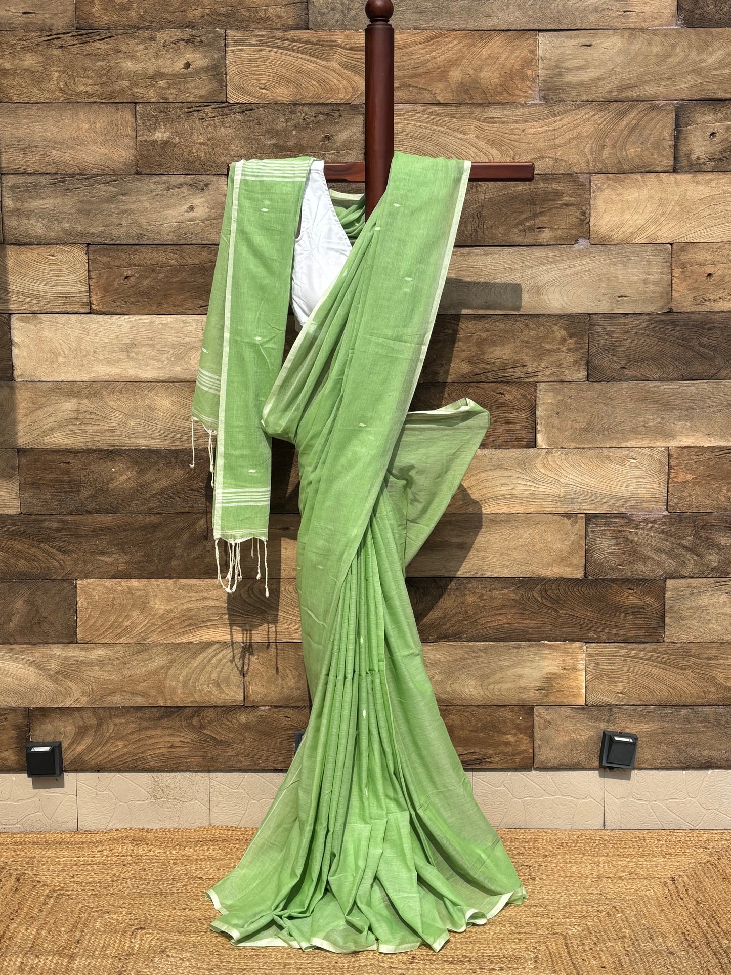 Green Soft Pure Cotton handwoven jamdani saree