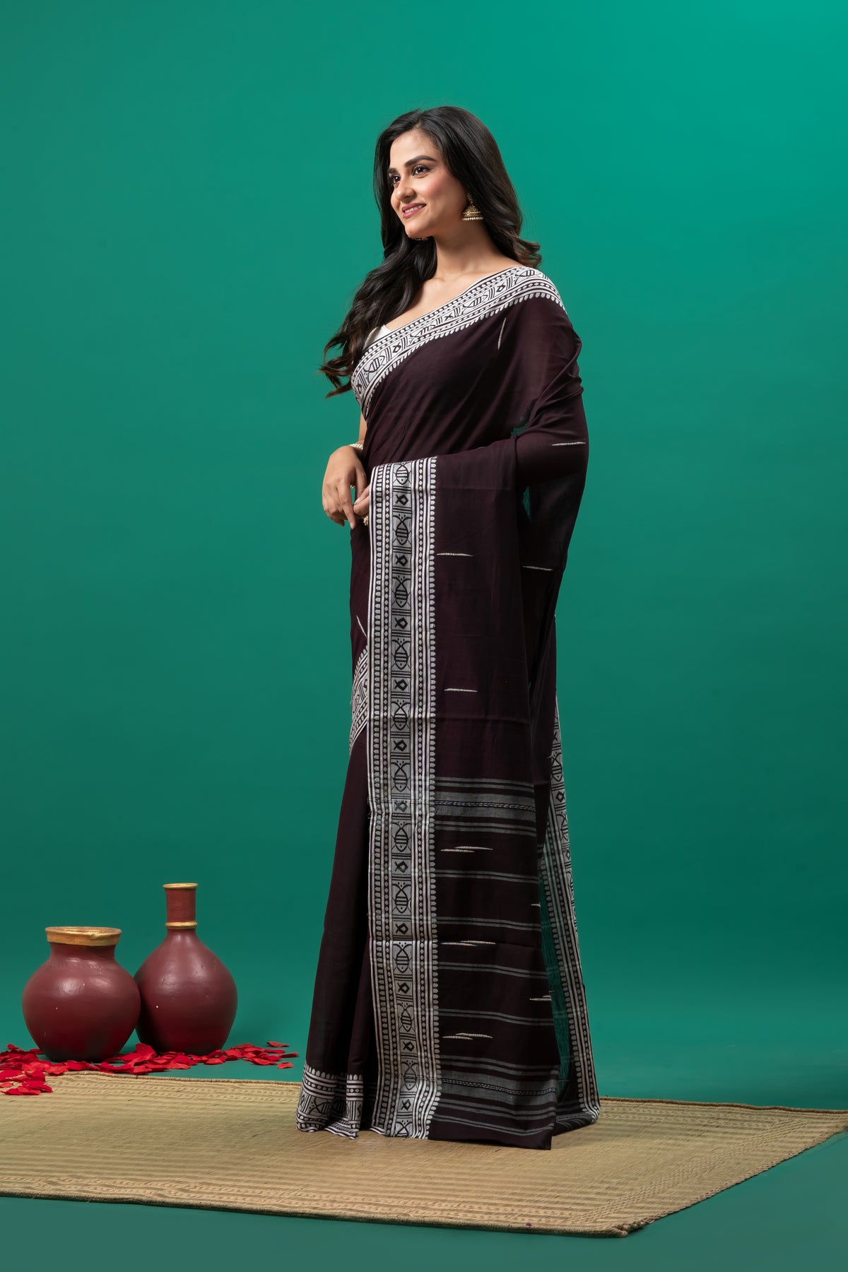 Mach Border Pure Cotton Handwoven Dhonekhali Sare