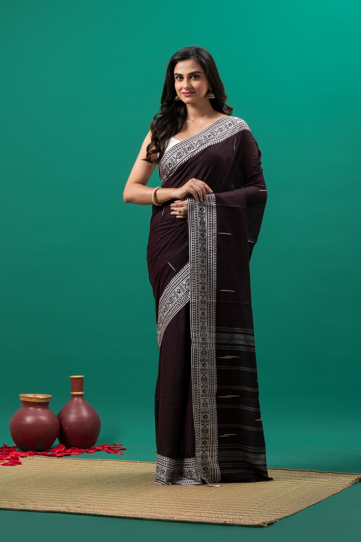 Mach Border Pure Cotton Handwoven Dhonekhali Sare
