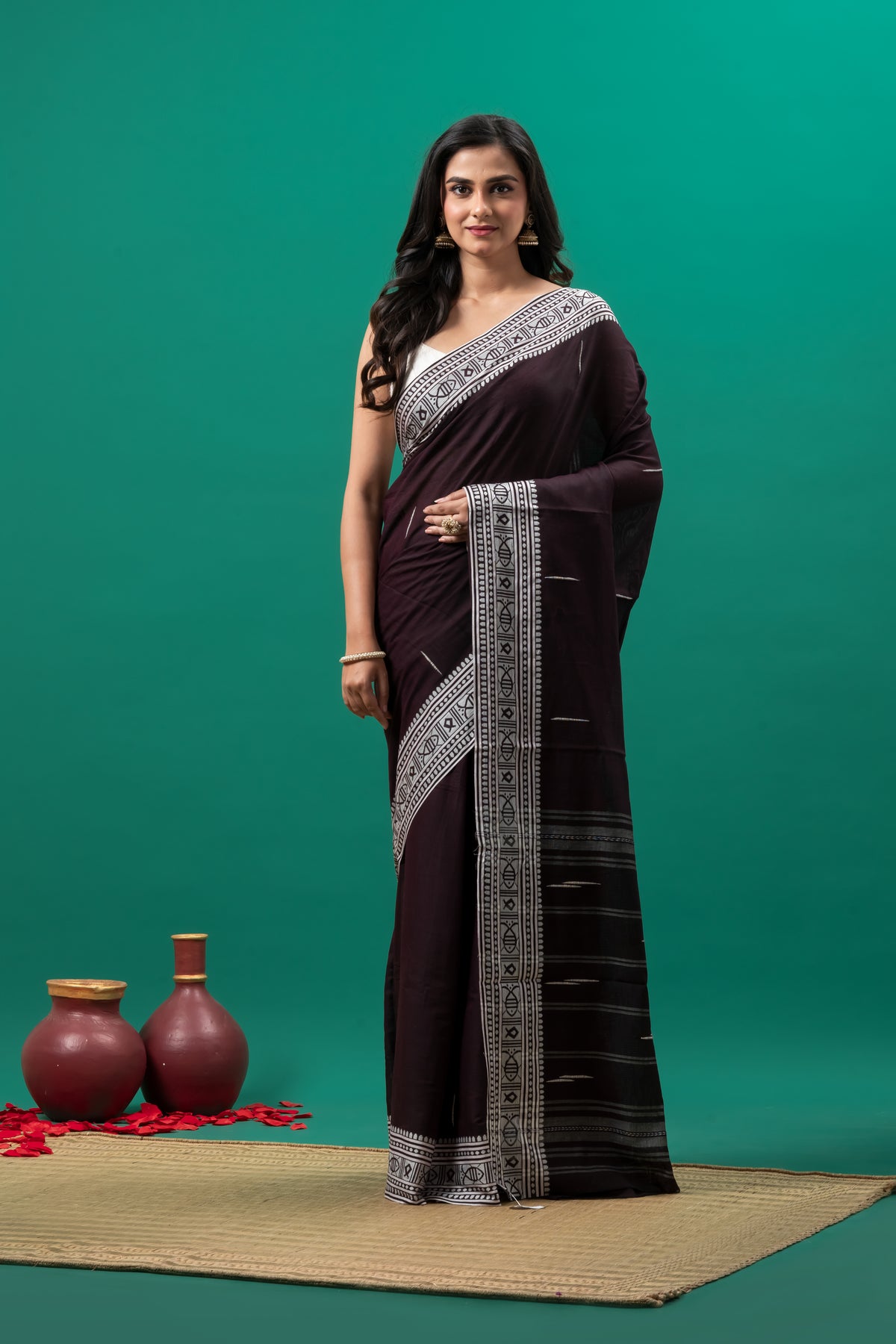 Mach Border Pure Cotton Handwoven Dhonekhali Sare