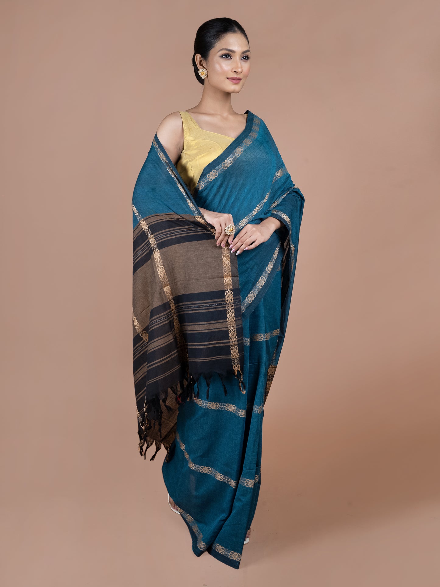Akashi Dhonekhali Saree