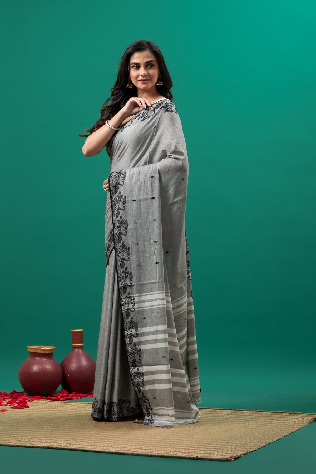 Grey with Black Naksha par pure  Cotton  Handwoven  Dhonekhali Saree