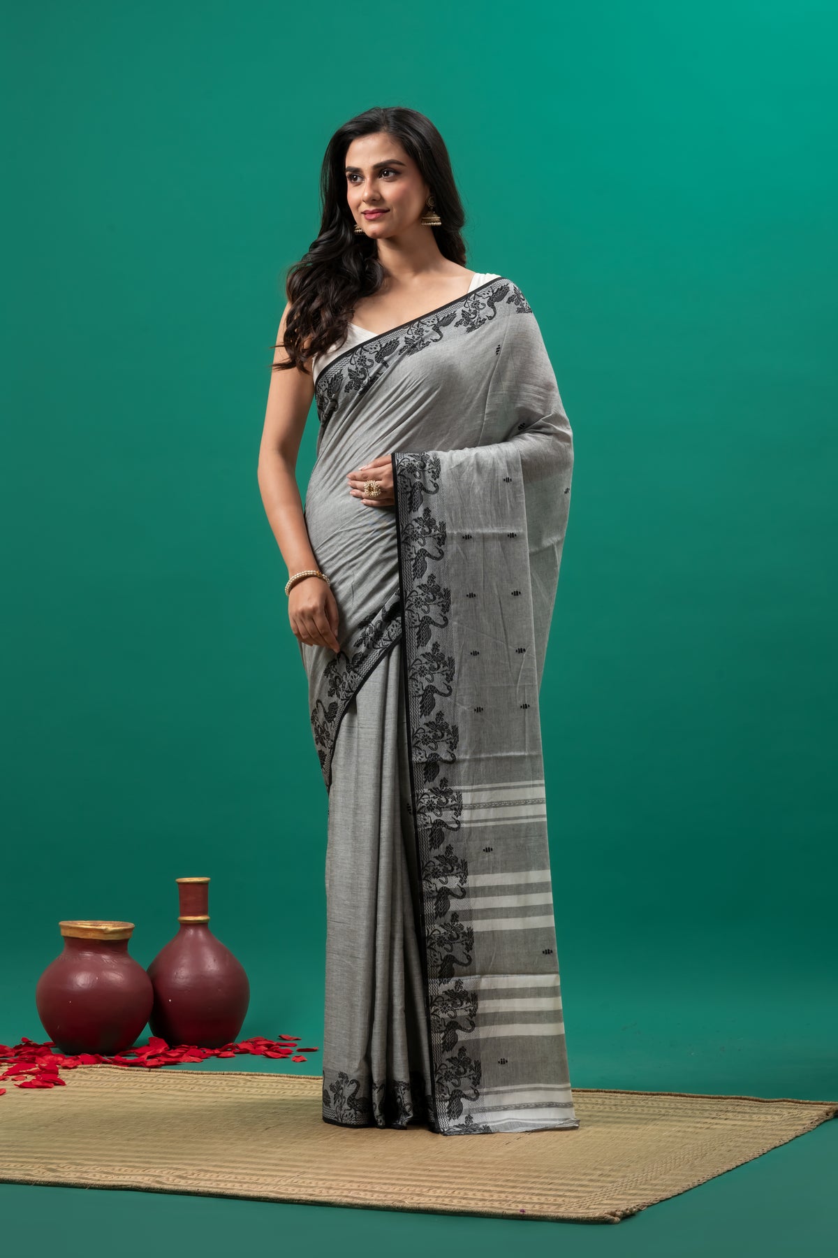 Grey with Black Naksha par pure  Cotton  Handwoven  Dhonekhali Saree