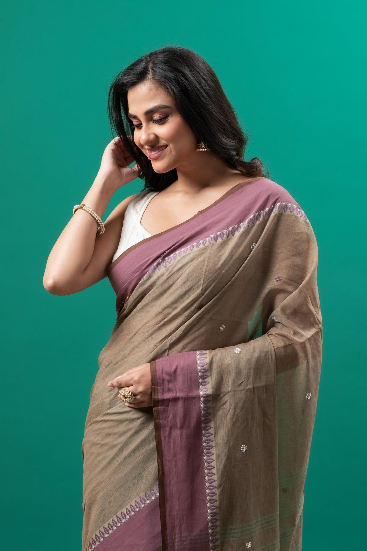 Grey with Pink Border Pure Cotton Handwoven Begumpuri Saree