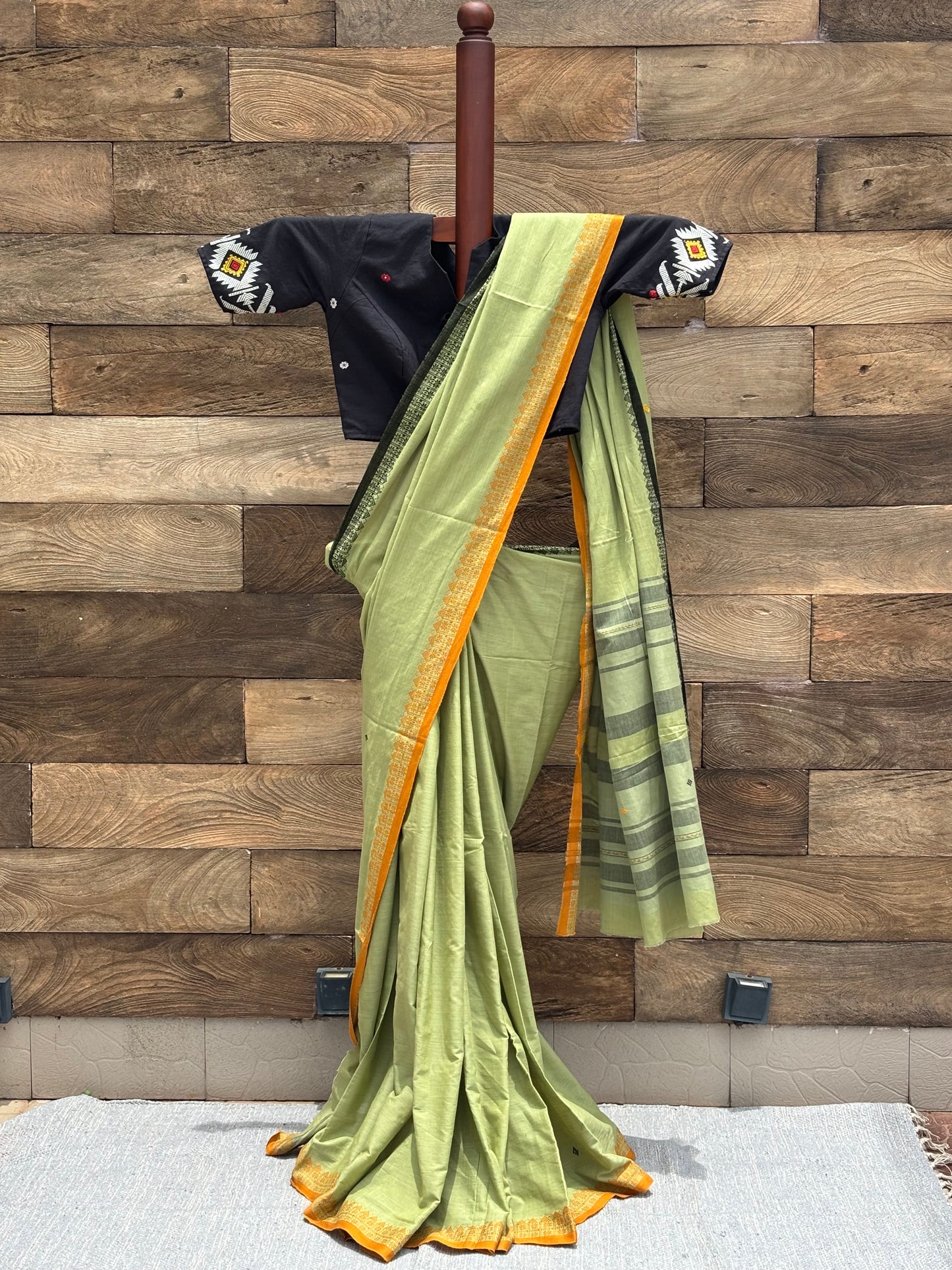 Pure Cotton By Cotton Dhanekhali handwoven Saree