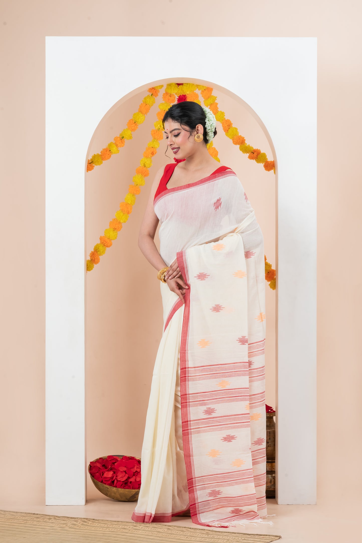 Off white  handwoven  Jamdani Saree
