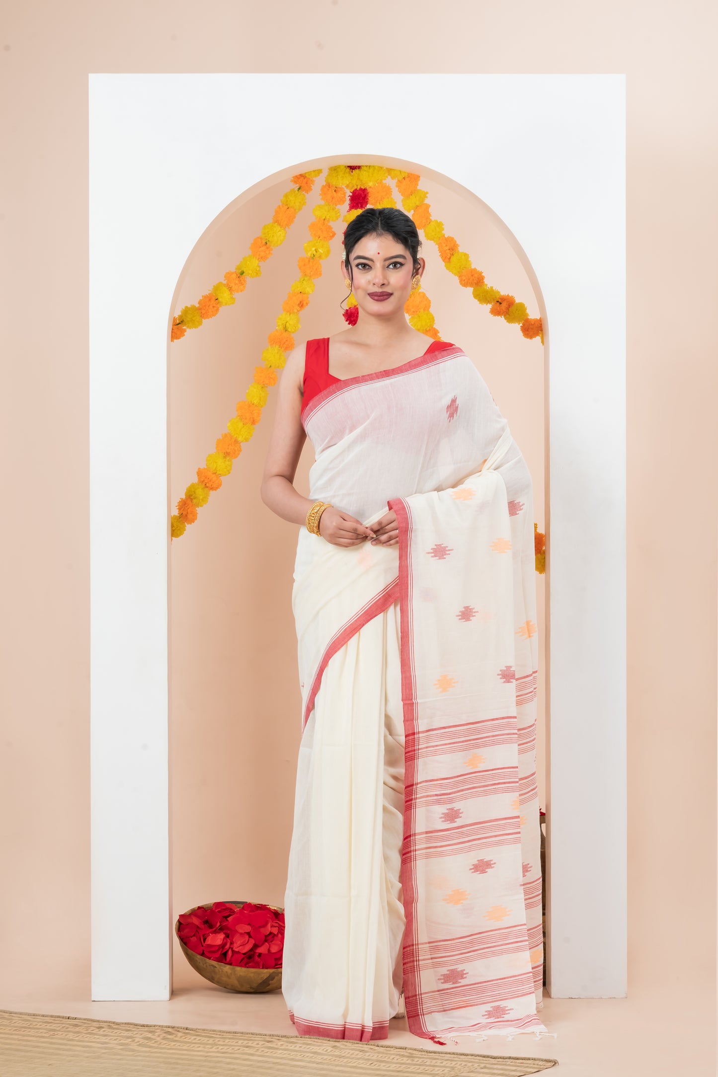 Off white  handwoven  Jamdani Saree