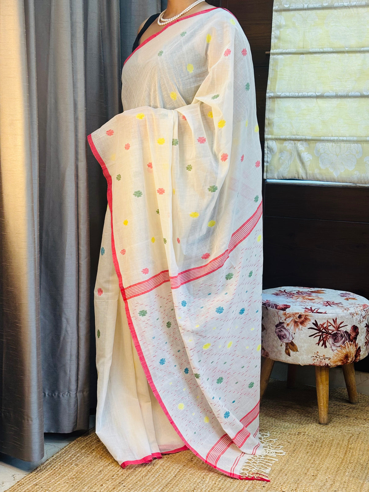 Sada Laal Soft Cotton Jamdani Saree