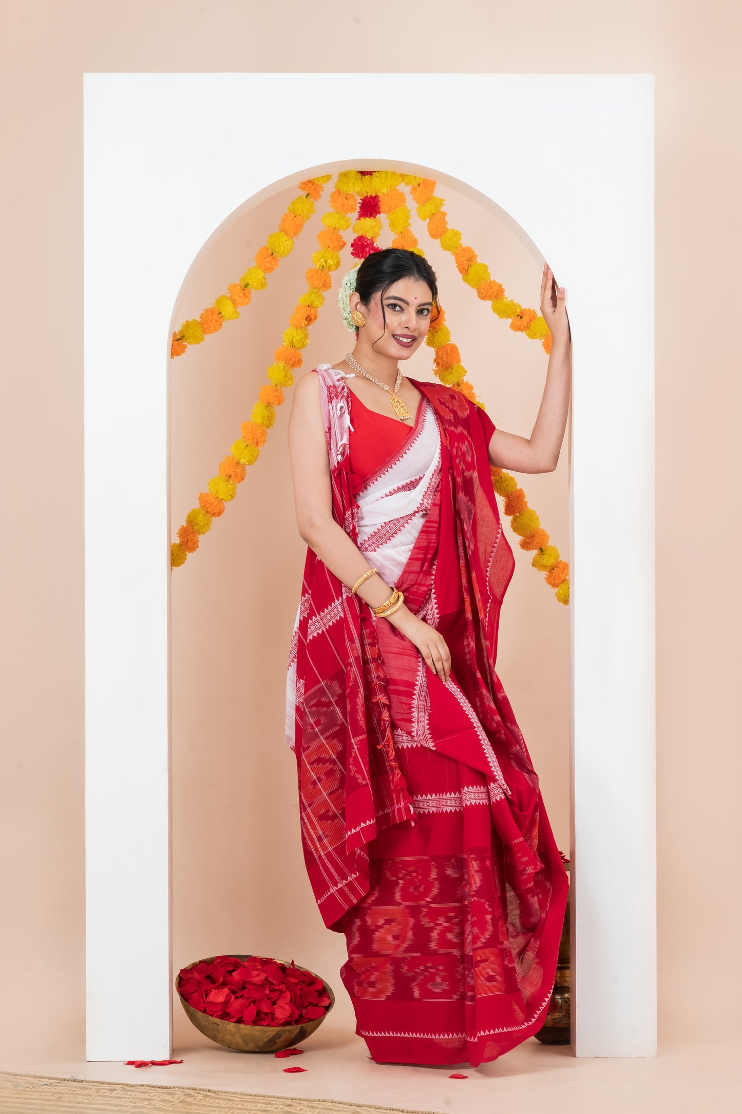 Pure Cotton lal Sada Dhonekhali Saree