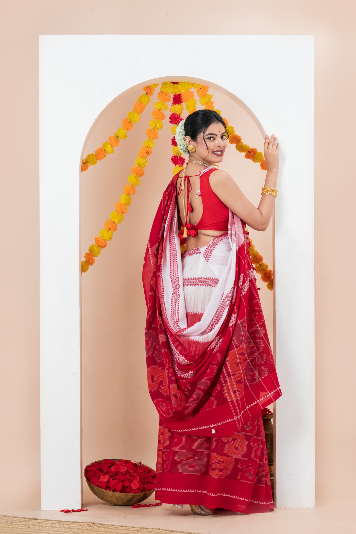 Pure Cotton lal Sada Dhonekhali Saree