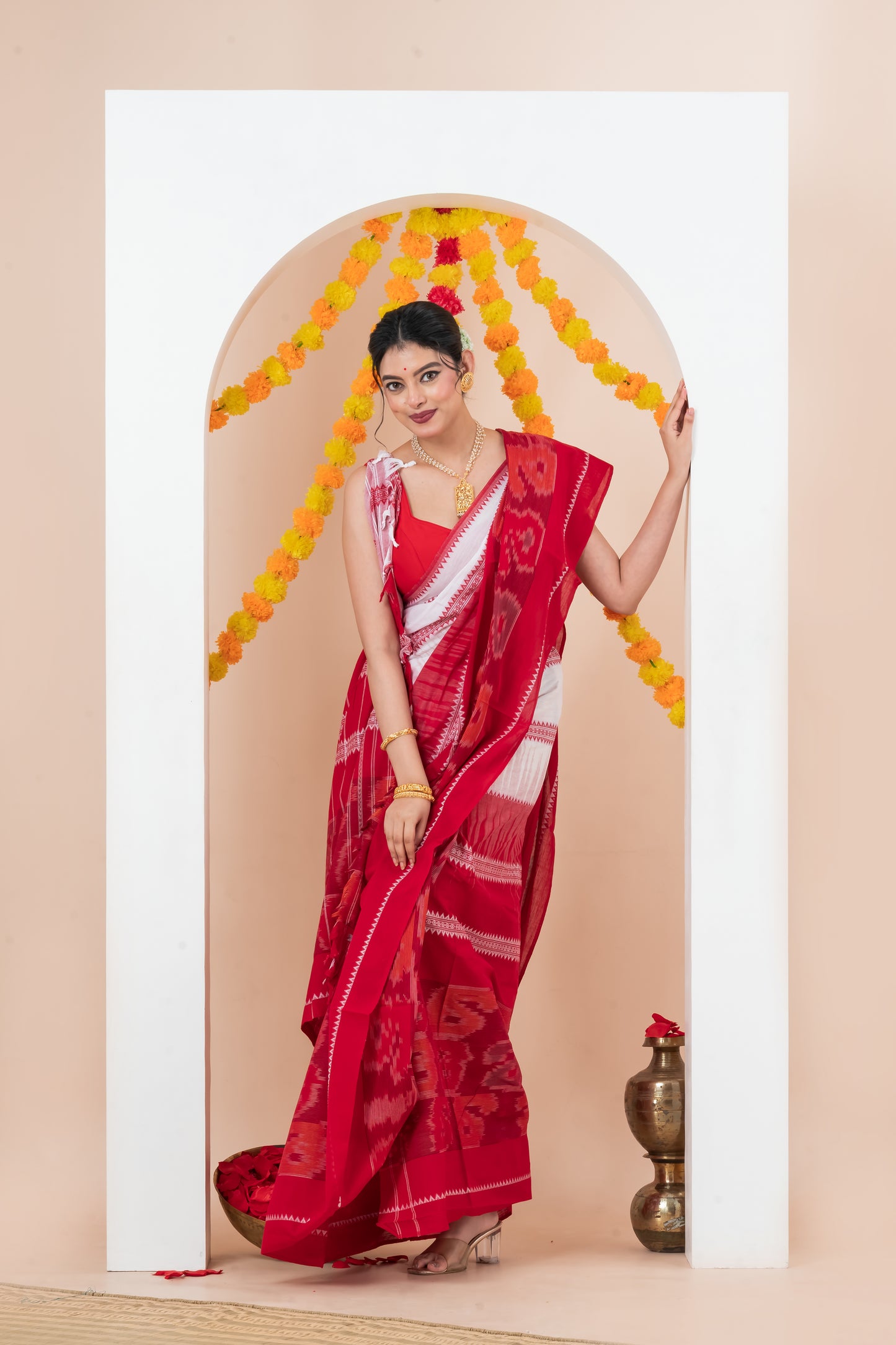 Pure Cotton lal Sada Dhonekhali Saree