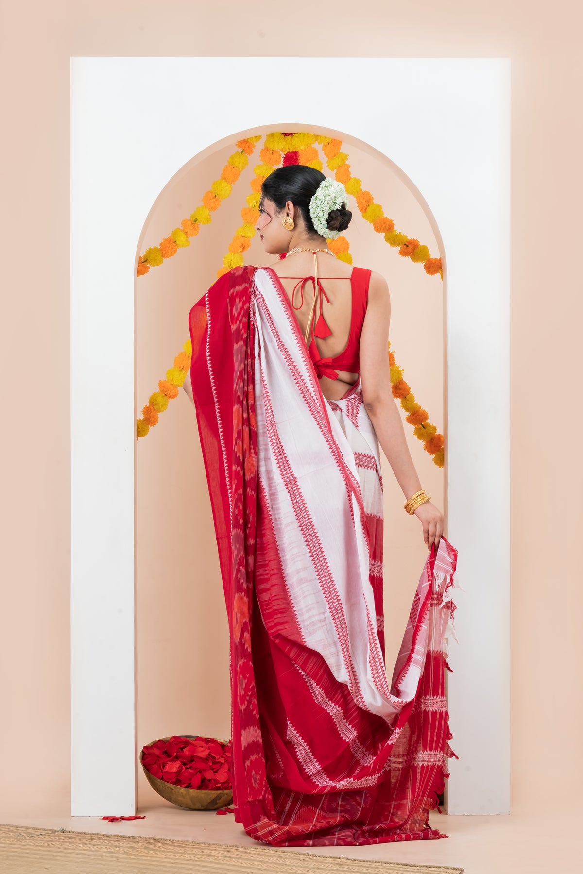 Pure Cotton lal Sada Dhonekhali Saree