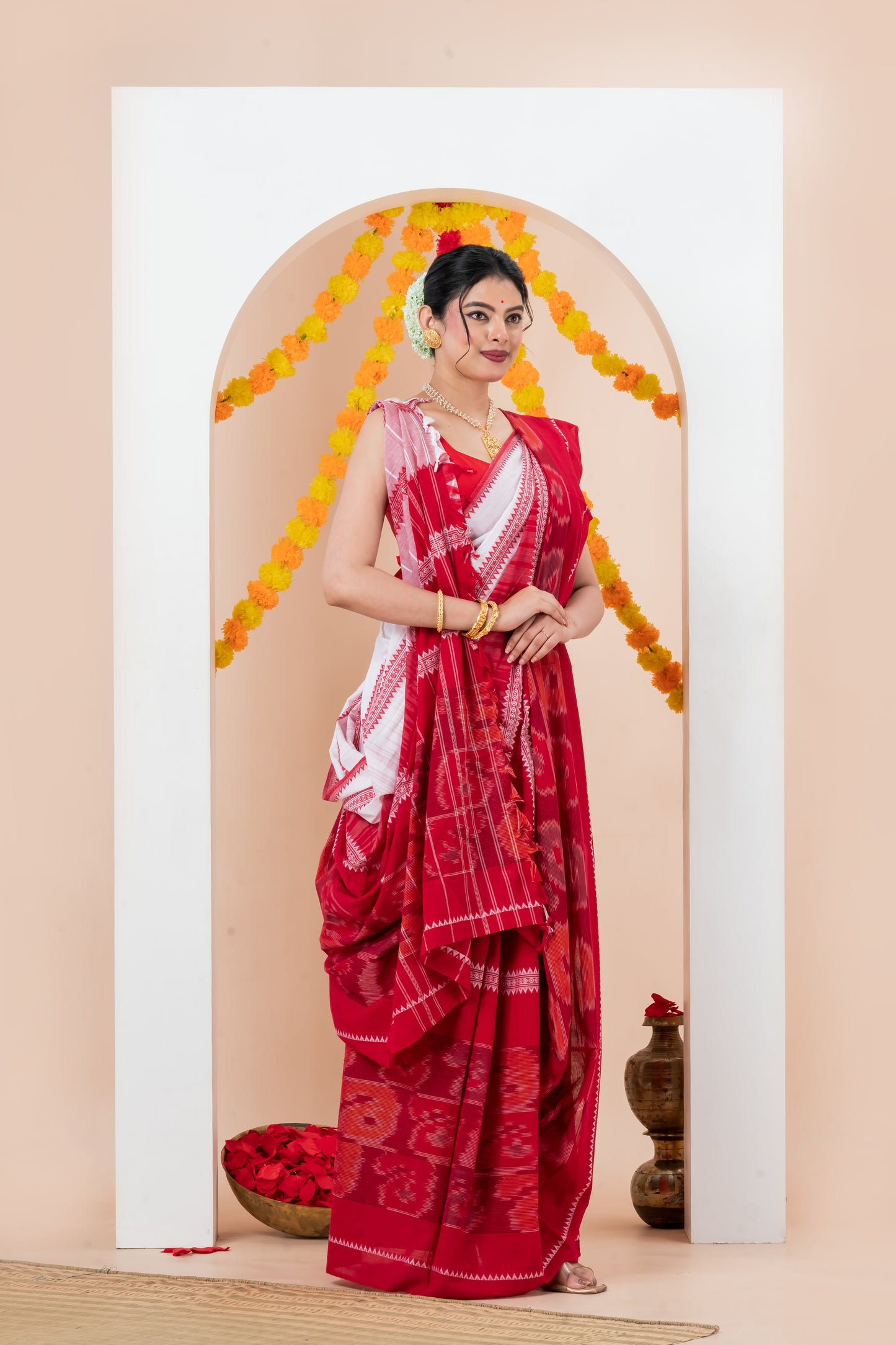 Pure Cotton lal Sada Dhonekhali Saree