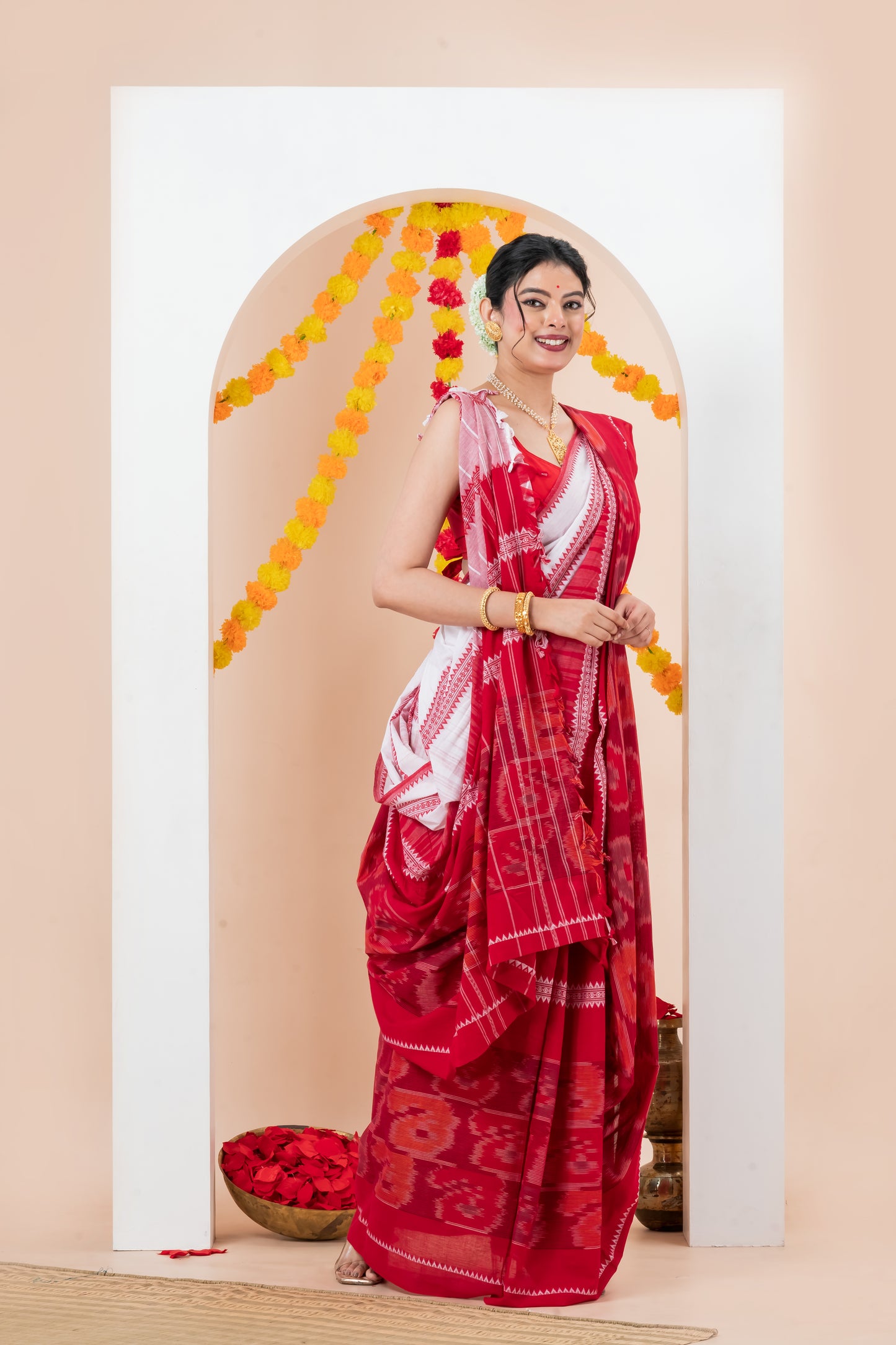 Pure Cotton lal Sada Dhonekhali Saree
