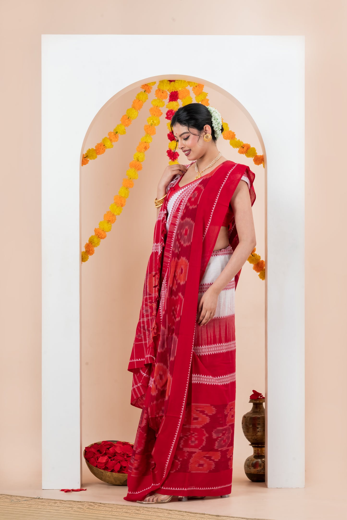Pure Cotton lal Sada Dhonekhali Saree