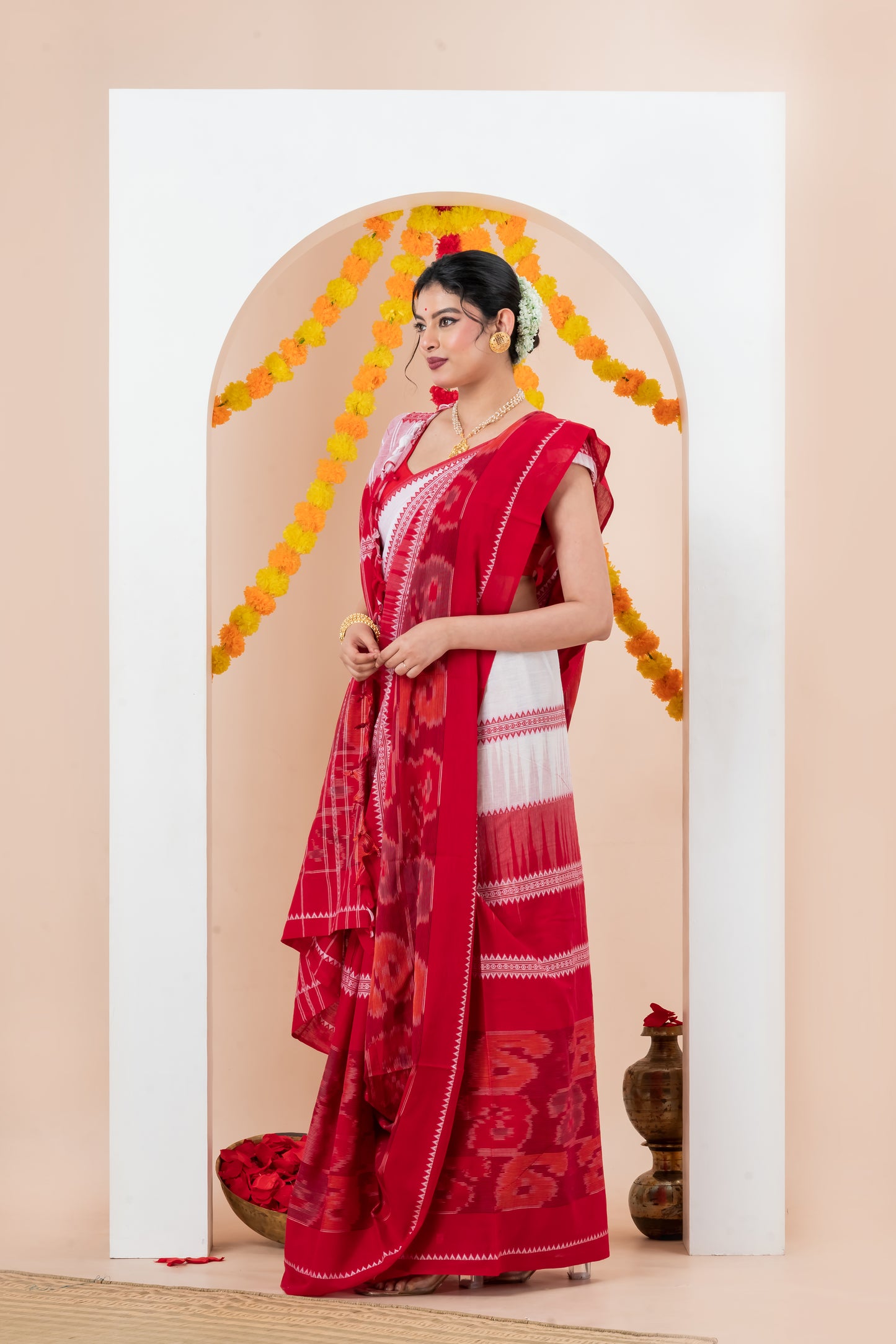 Pure Cotton lal Sada Dhonekhali Saree