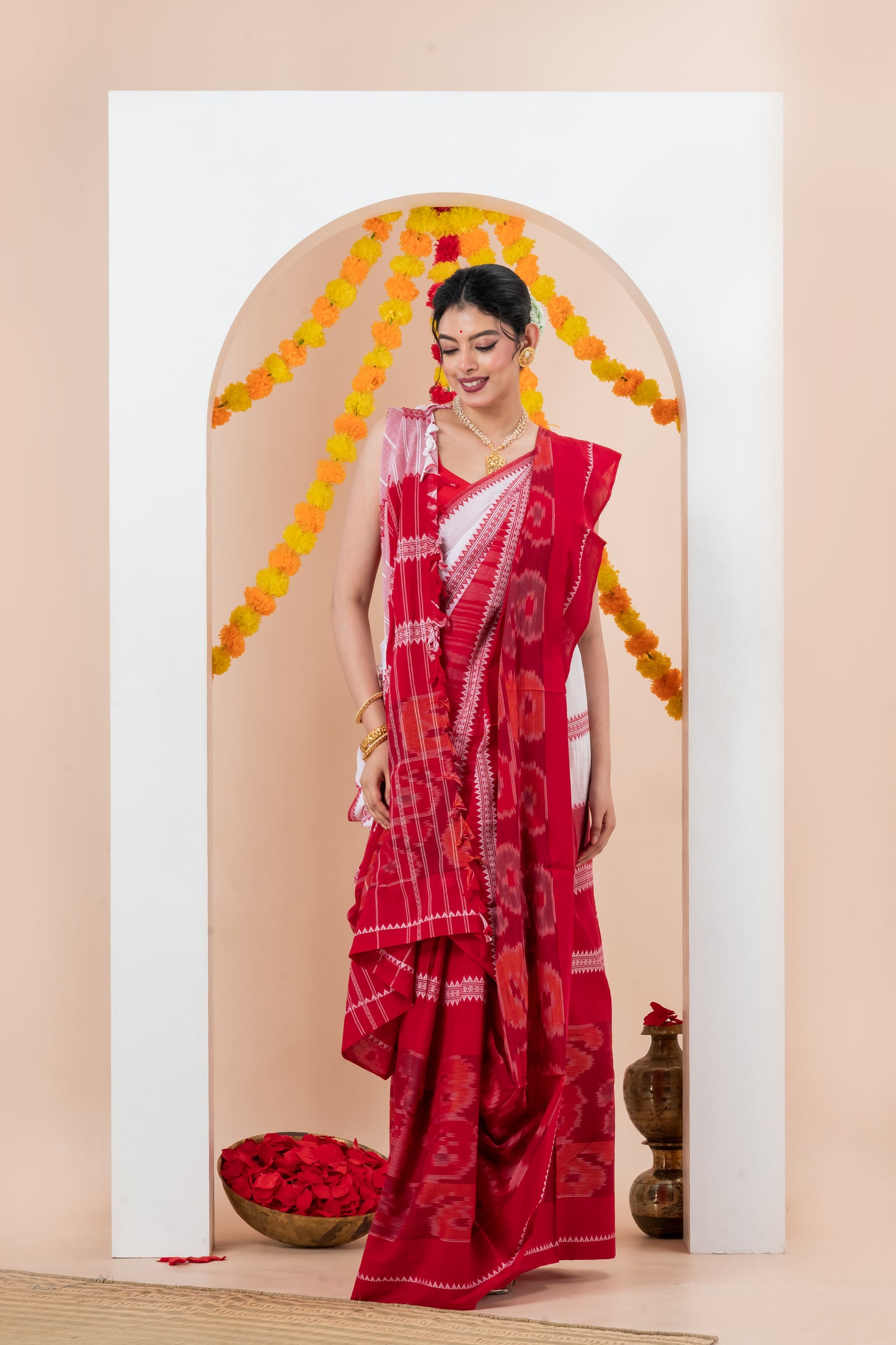 Pure Cotton lal Sada Dhonekhali Saree