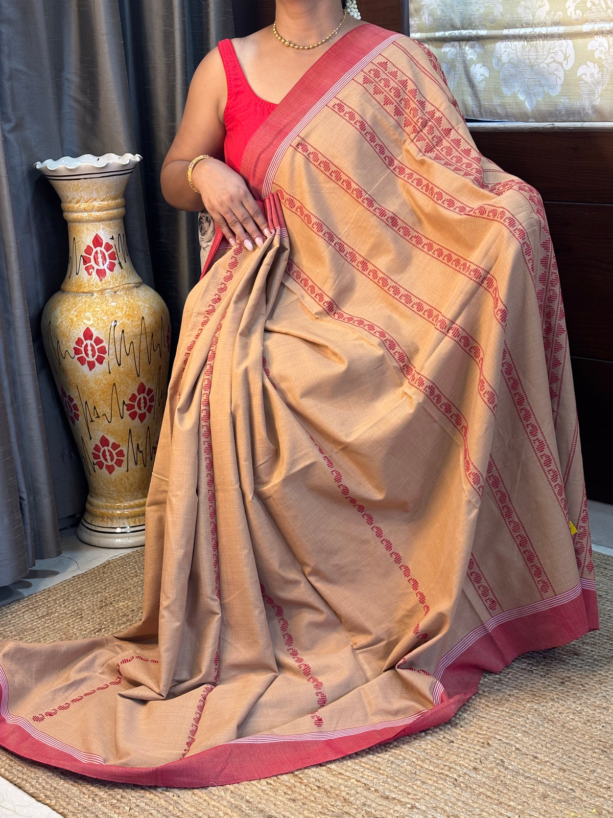 Mata Paar   Pure Cotton  Handwoven Dhonekhali Saree