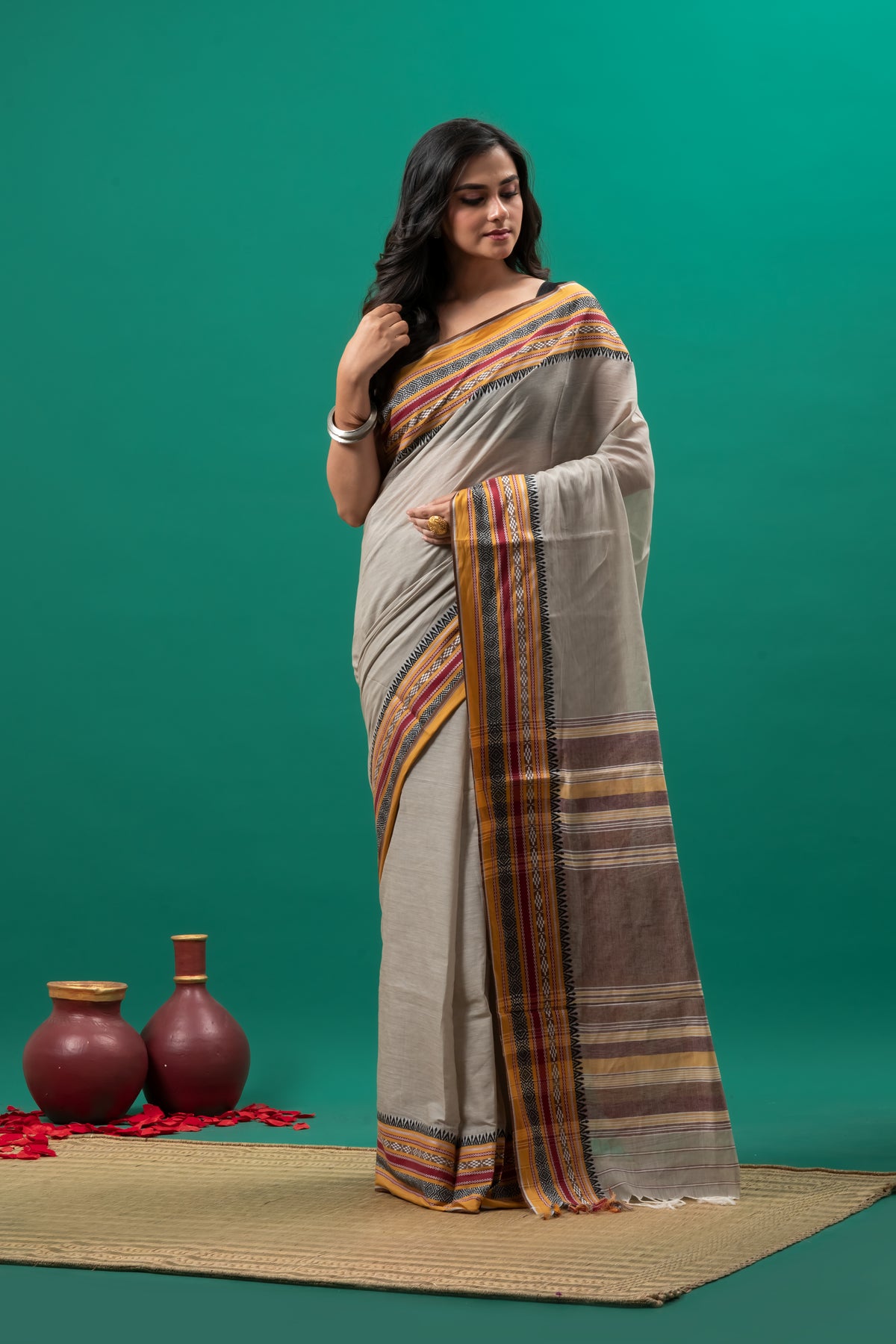 Grey Pure Cotton Handwoven Begumpuri Saree