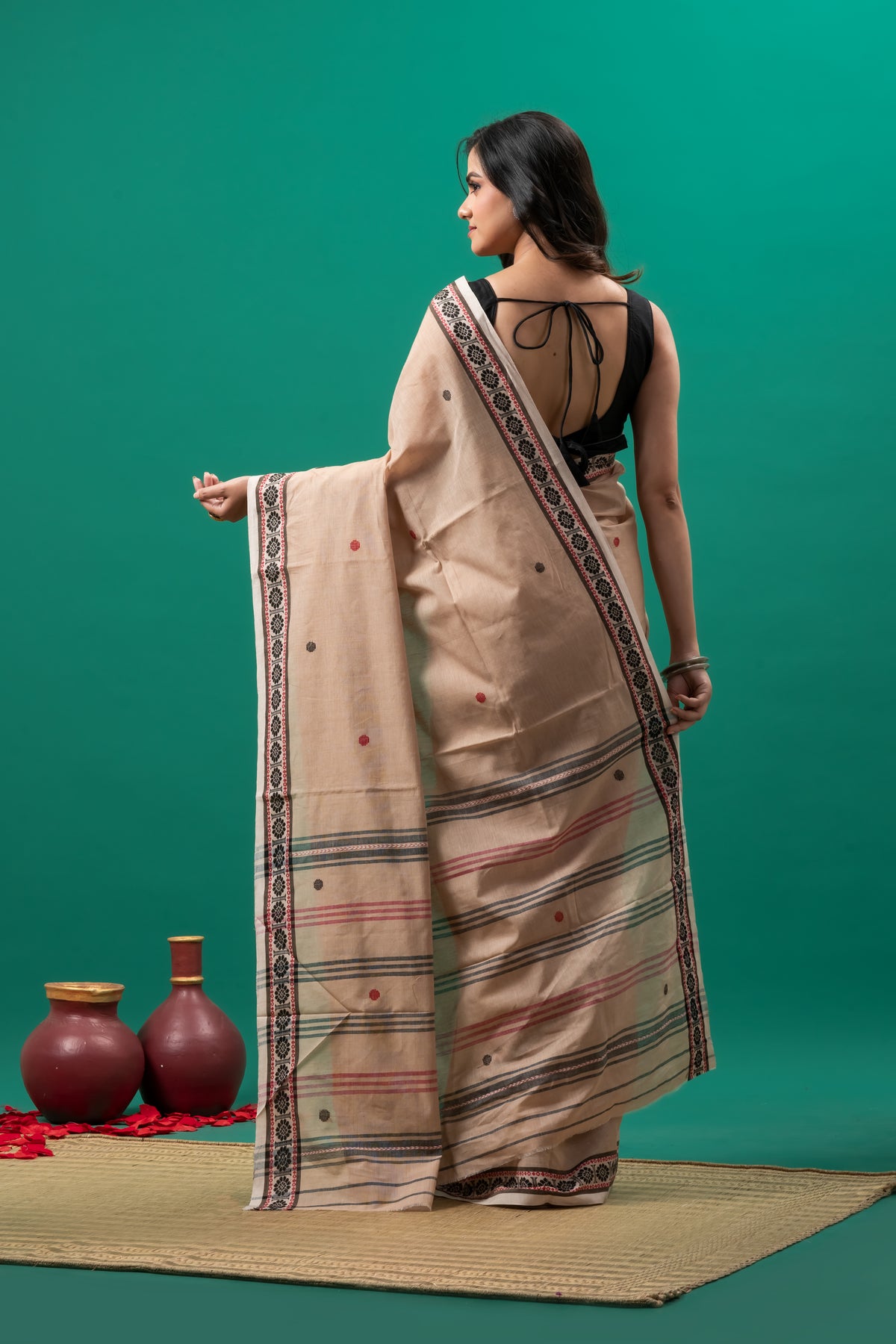 Beige Pure Cotton Handwoven Dhonekhali Saree