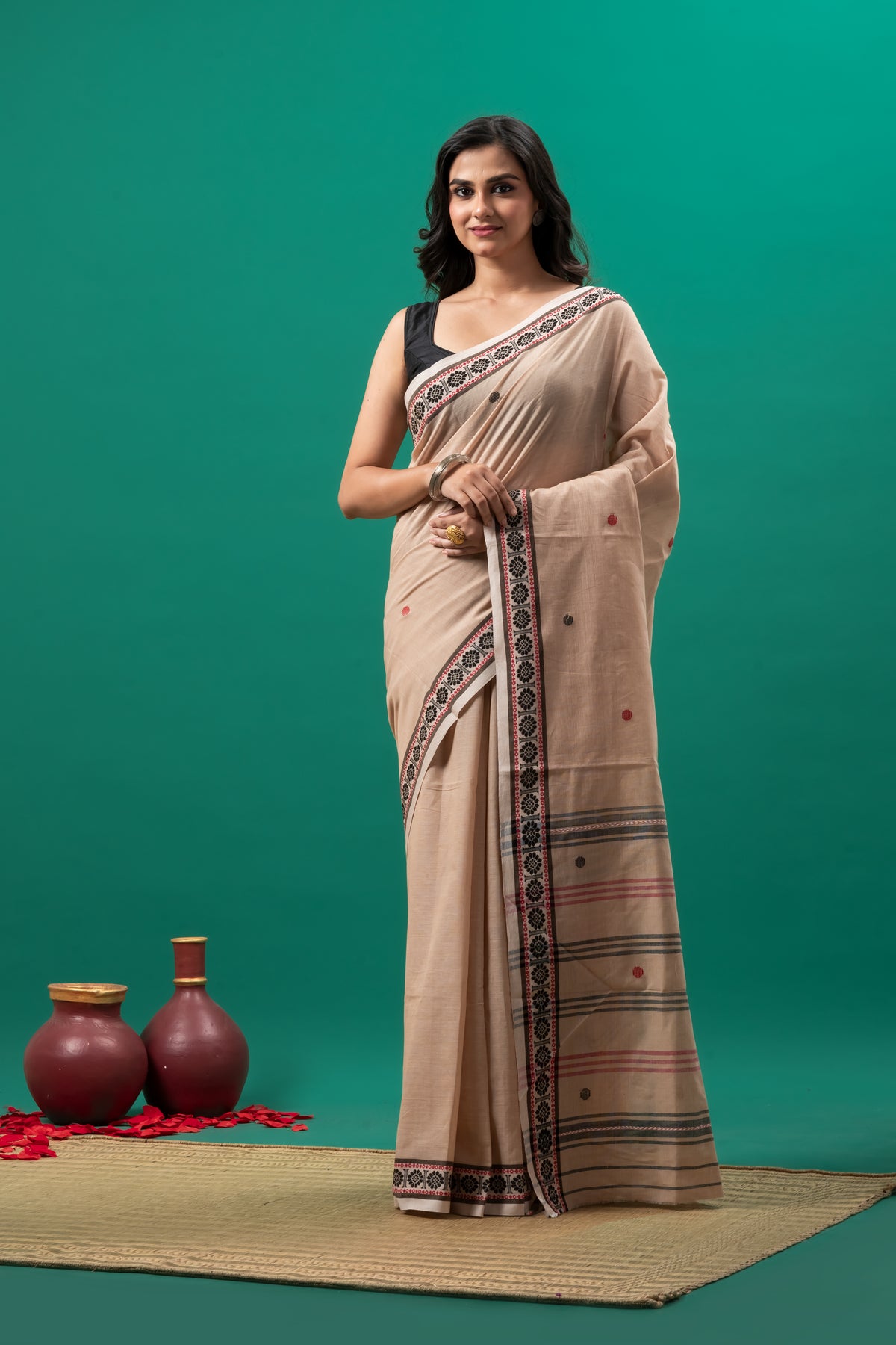 Beige Pure Cotton Handwoven Dhonekhali Saree