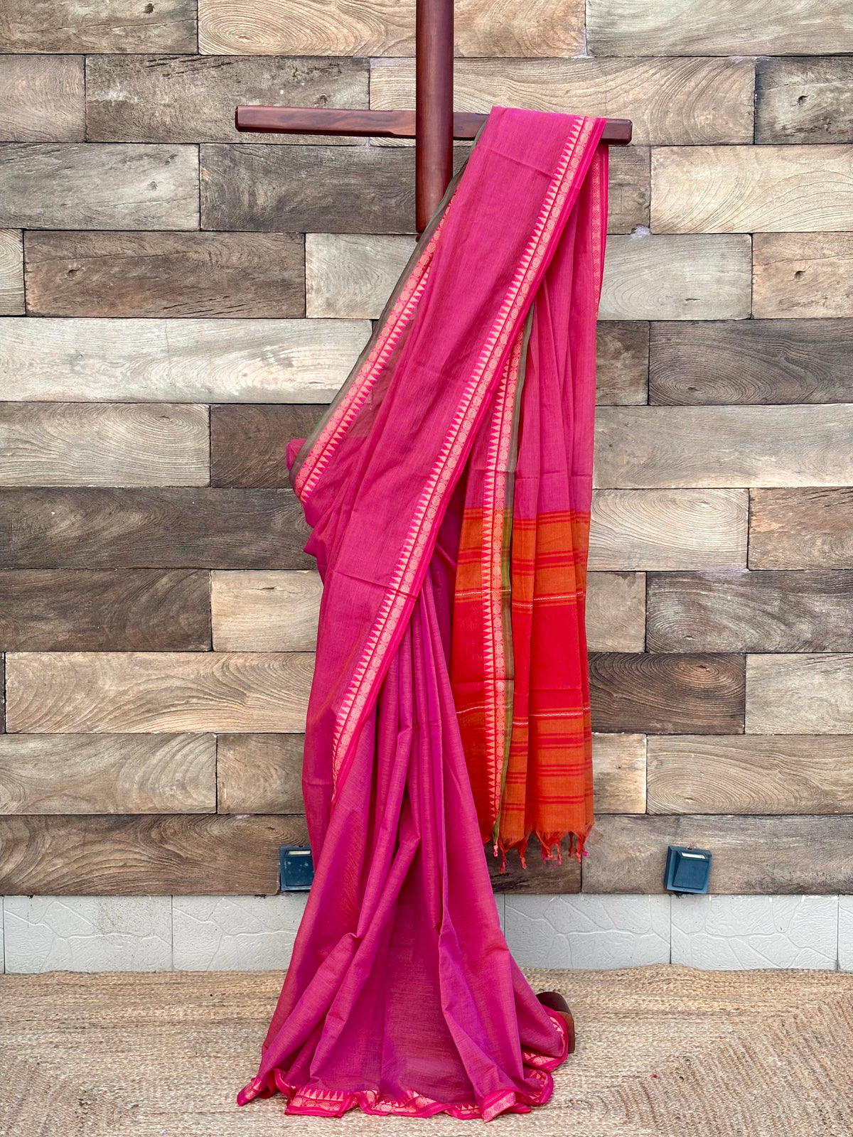 Rani pink Pure Cotton Dhonekhali saree