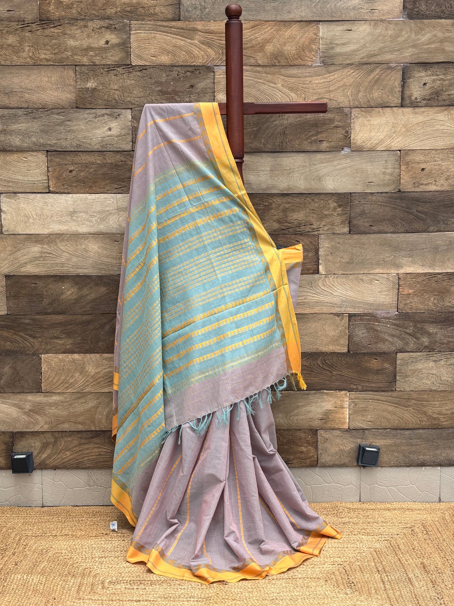 Light Mauve - Pure Cotton Handwoven Begumpuri Saree