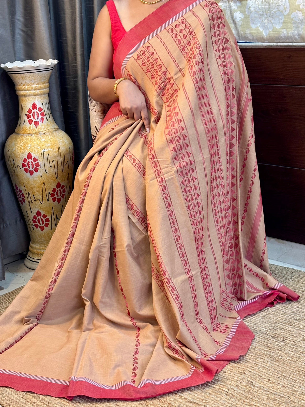 Mata Paar   Pure Cotton  Handwoven Dhonekhali Saree