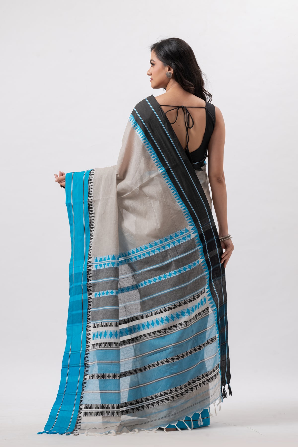 Pure Cotton Handwoven Begumpuri Saree - Gray