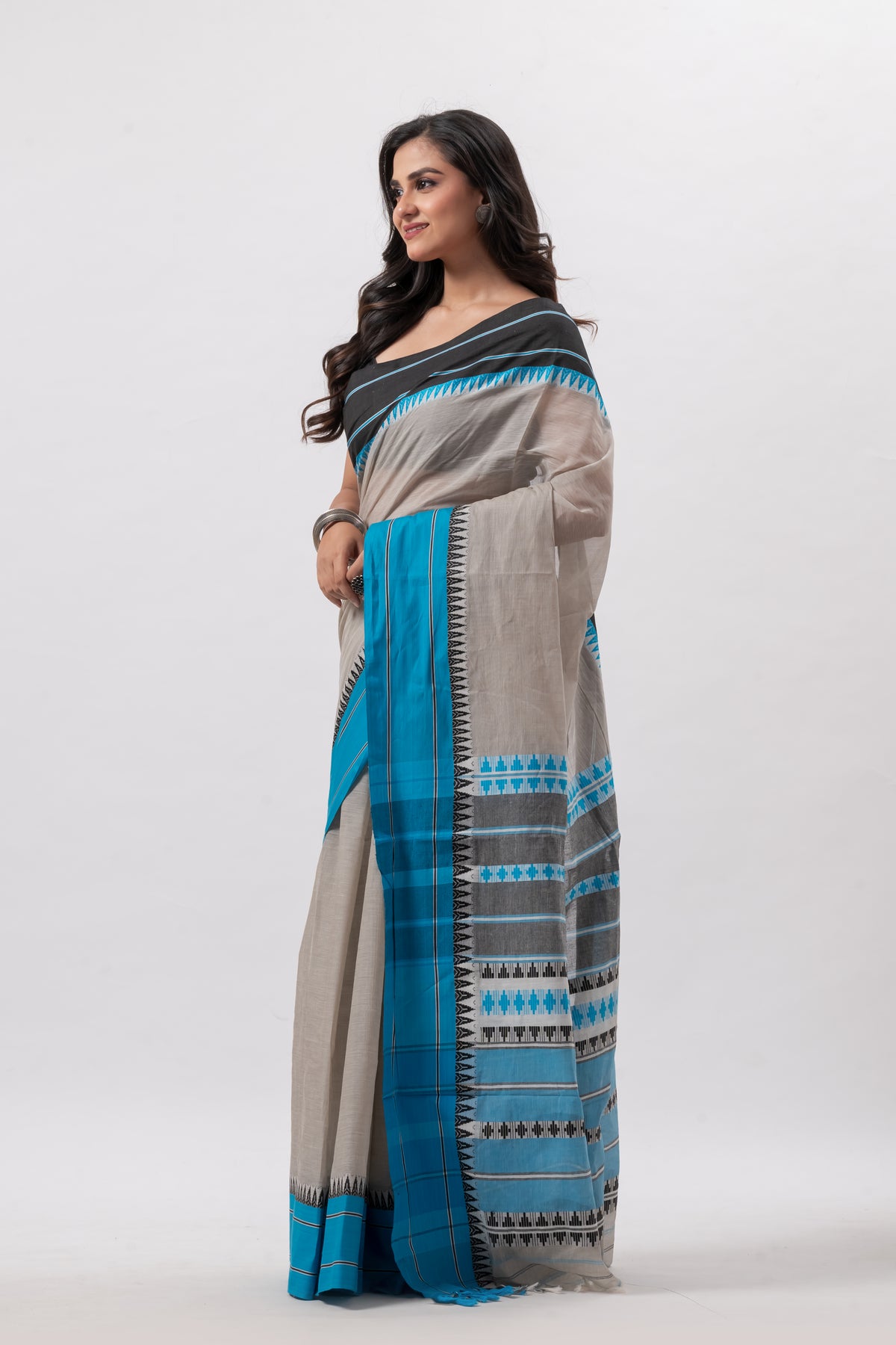 Pure Cotton Handwoven Begumpuri Saree - Gray