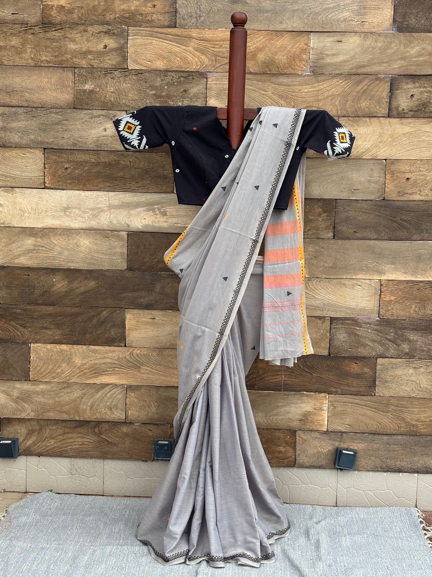 Grey Pure Cotton handwoven Dhonekhali Saree