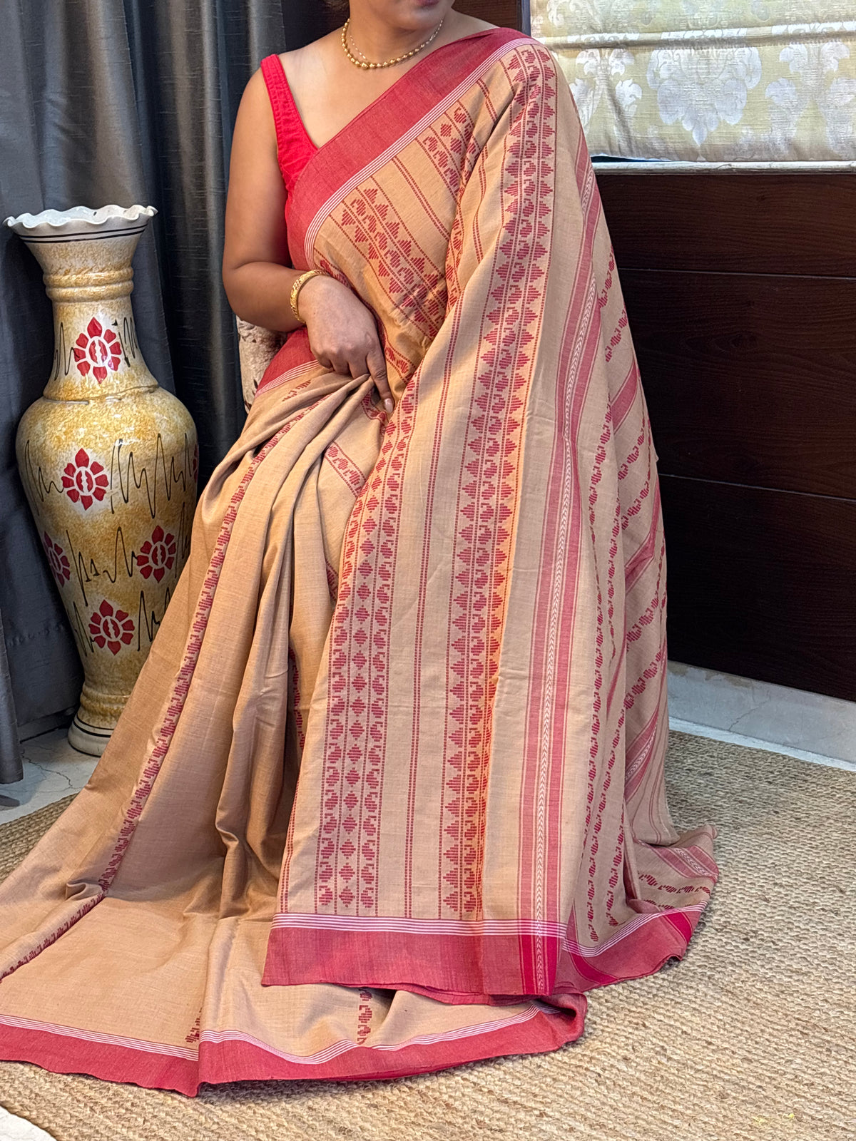 Mata Paar   Pure Cotton  Handwoven Dhonekhali Saree