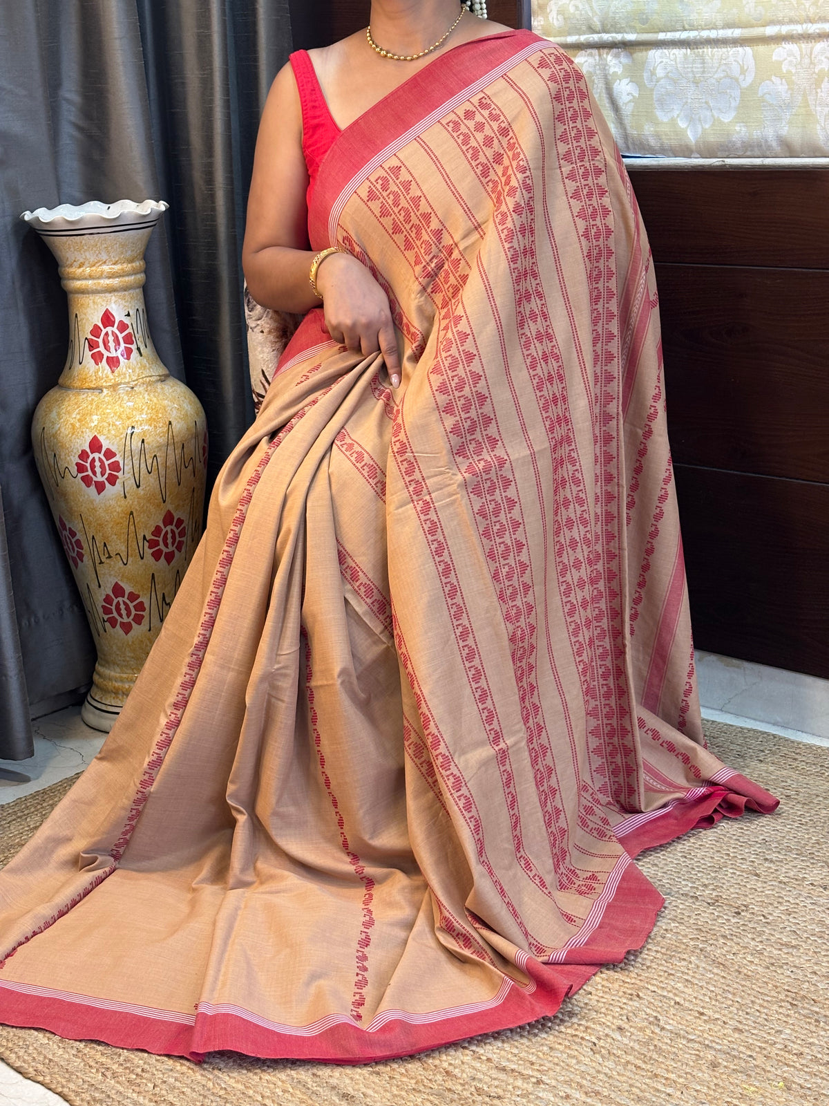 Mata Paar   Pure Cotton  Handwoven Dhonekhali Saree