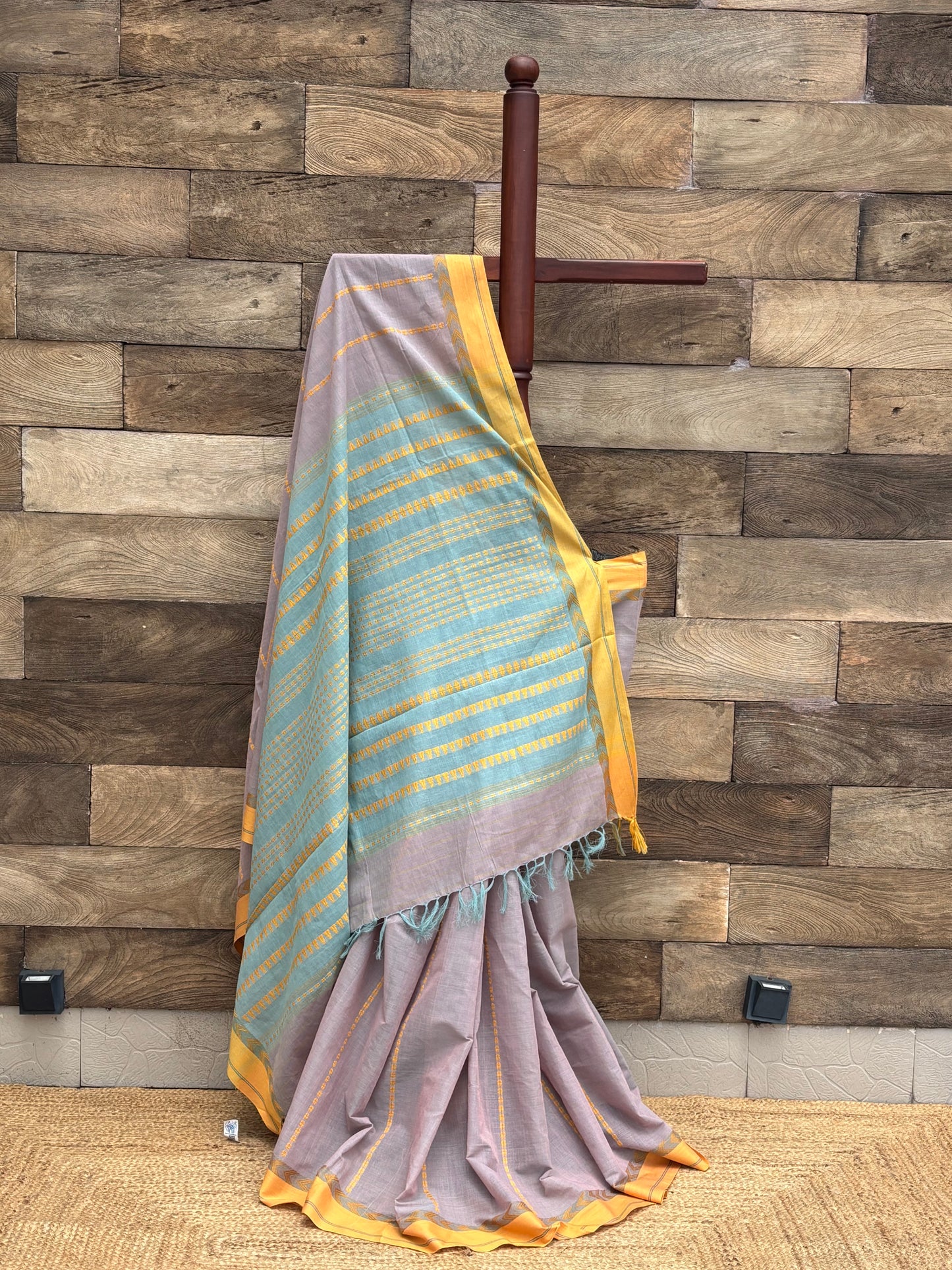Light Mauve - Pure Cotton Handwoven Begumpuri Saree